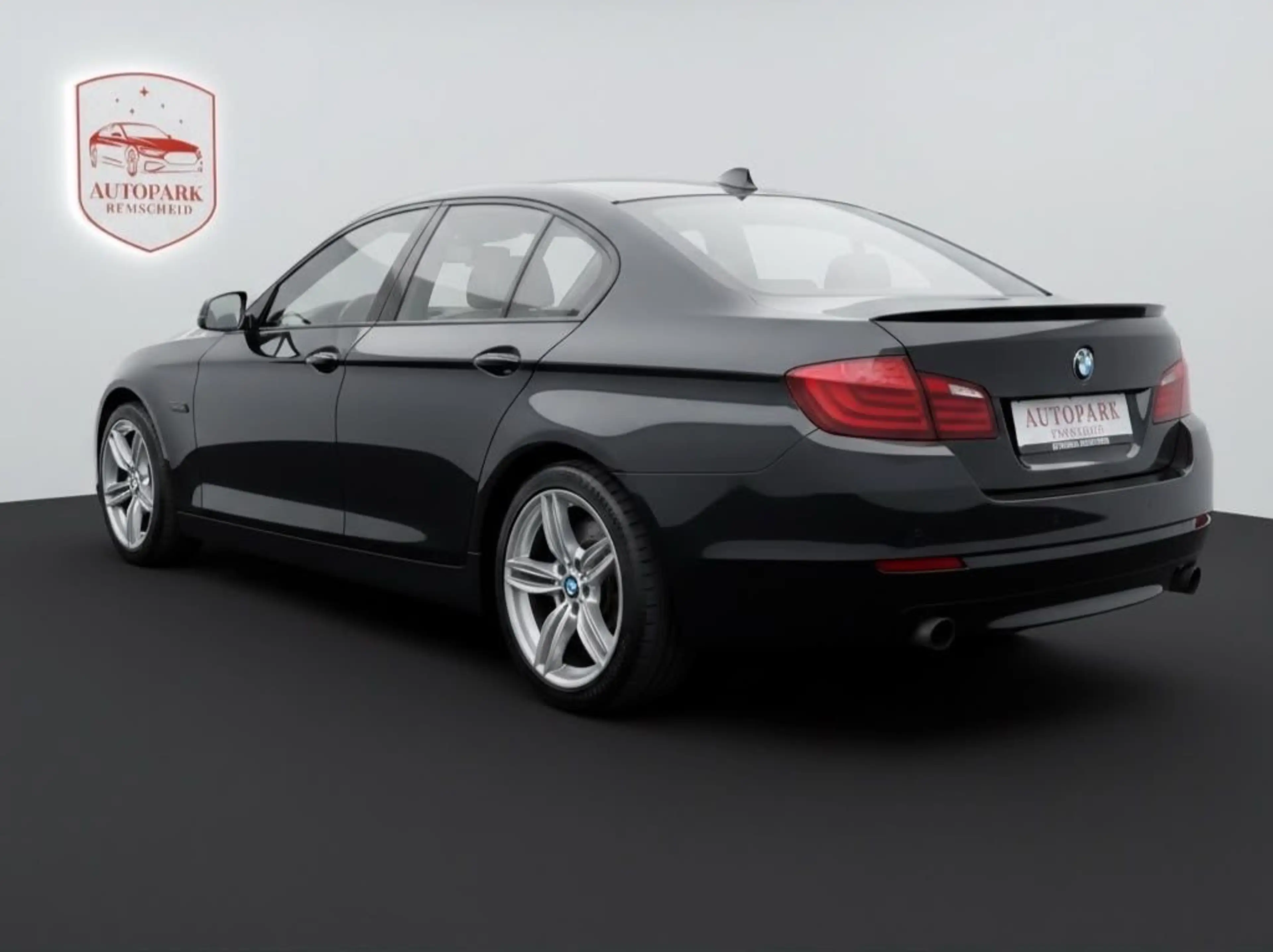 BMW 535 d xDrive*BI-XENON*NAVI PROF*HUD*LUXURY*19* — photo 6