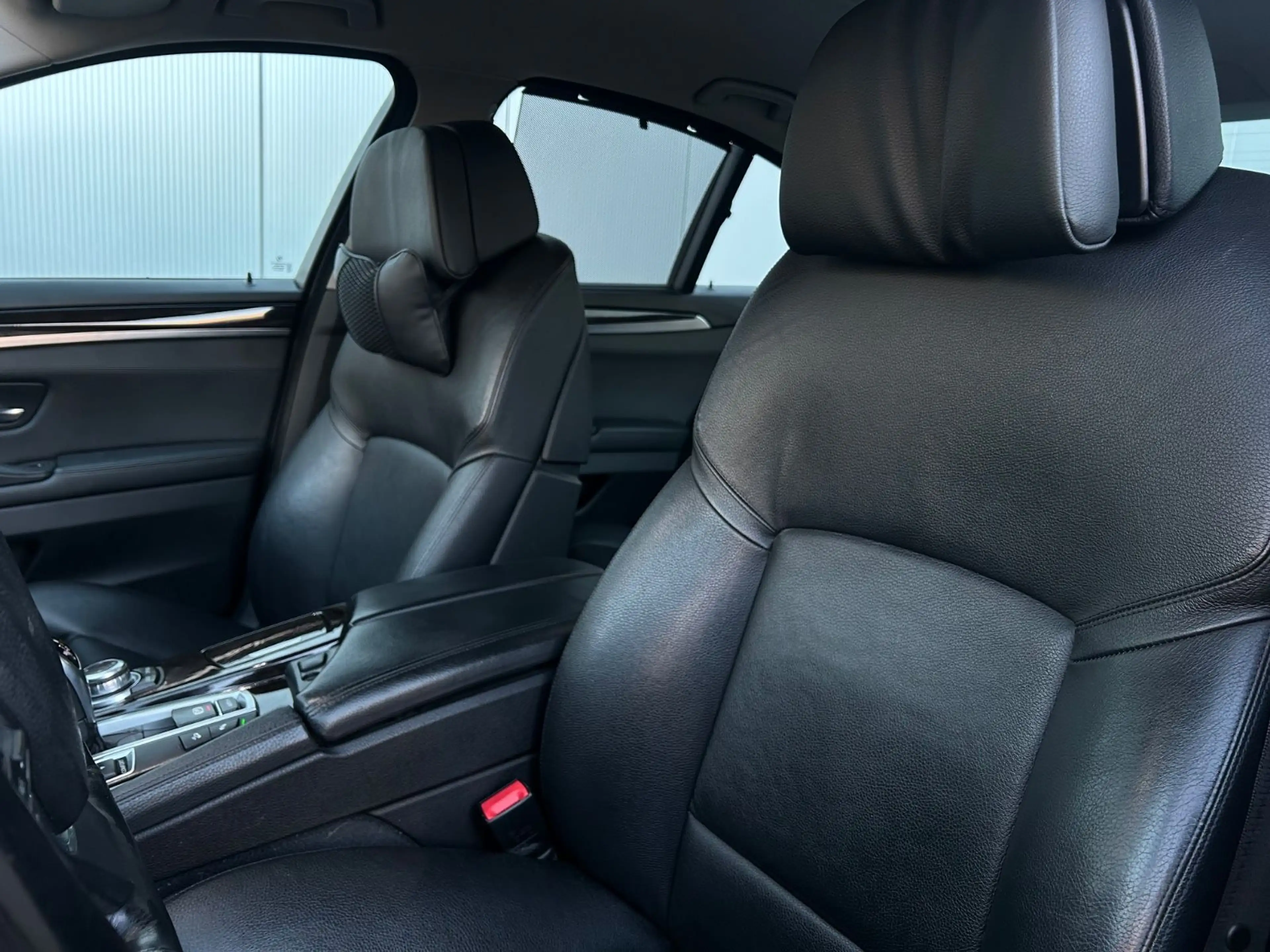 BMW 535 d xDrive*BI-XENON*NAVI PROF*HUD*LUXURY*19* — photo 10