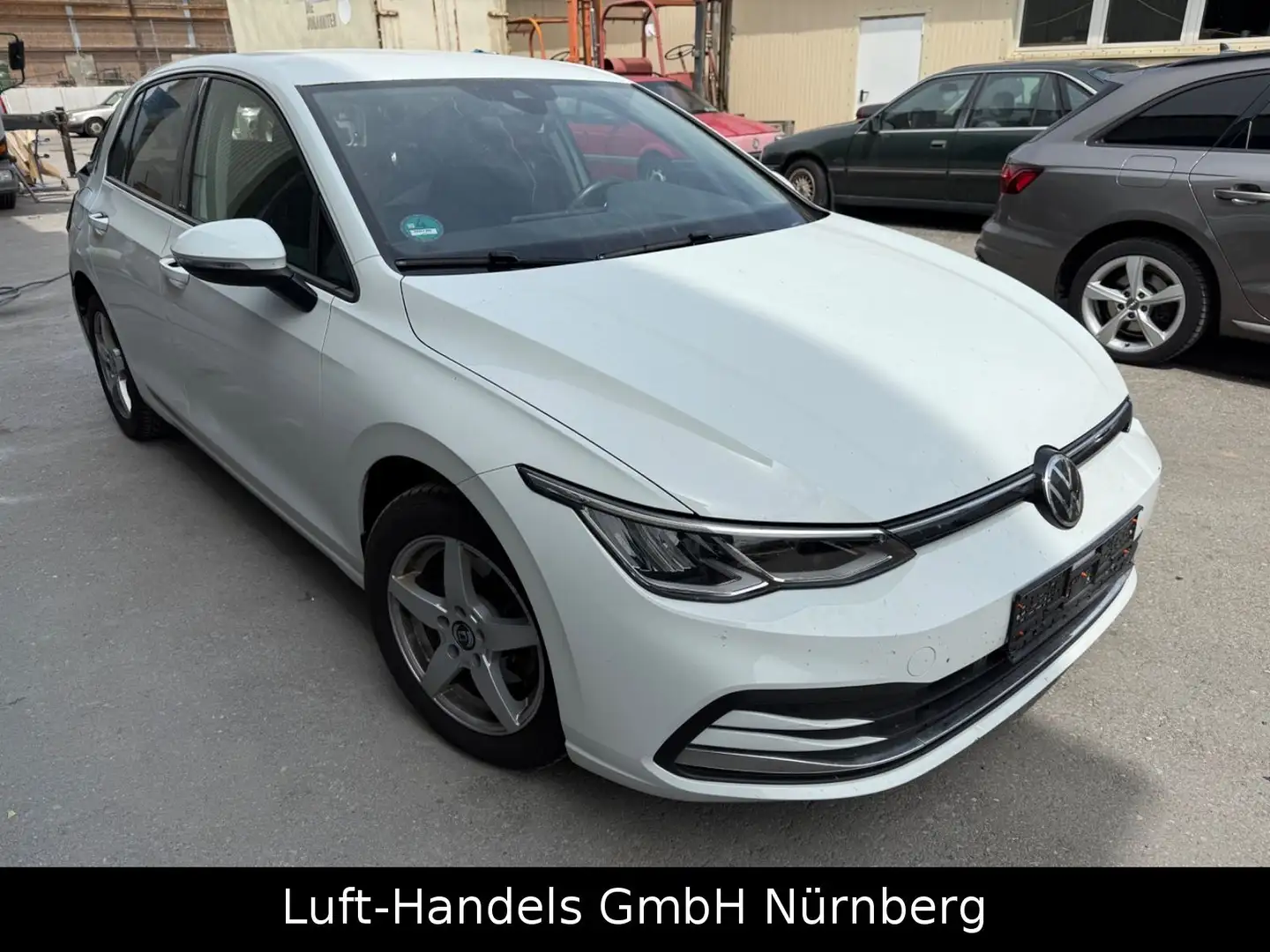 Volkswagen Golf VIII Limousine Active 2.0 TDI Autom Virtual Bianco - 2