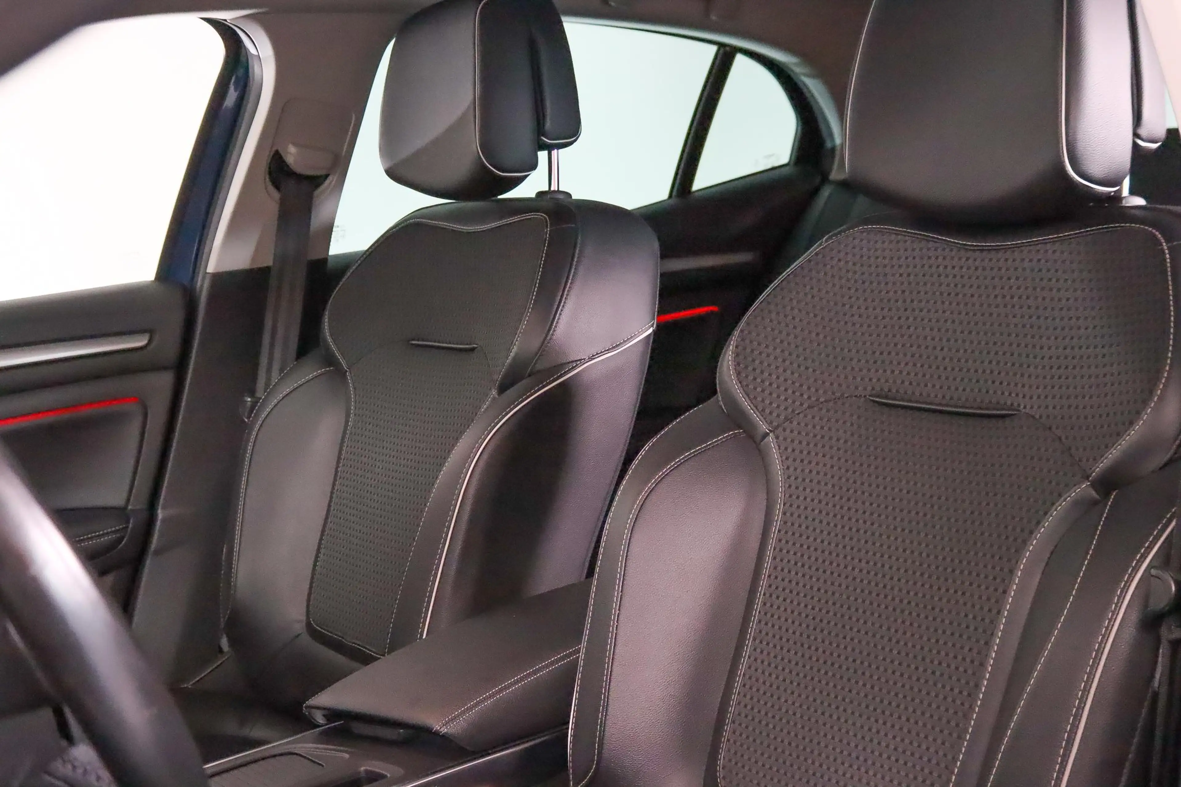 Renault Megane 1.2 TCe Bose Head-Up, Cruise Control, Goed onderho — photo 4