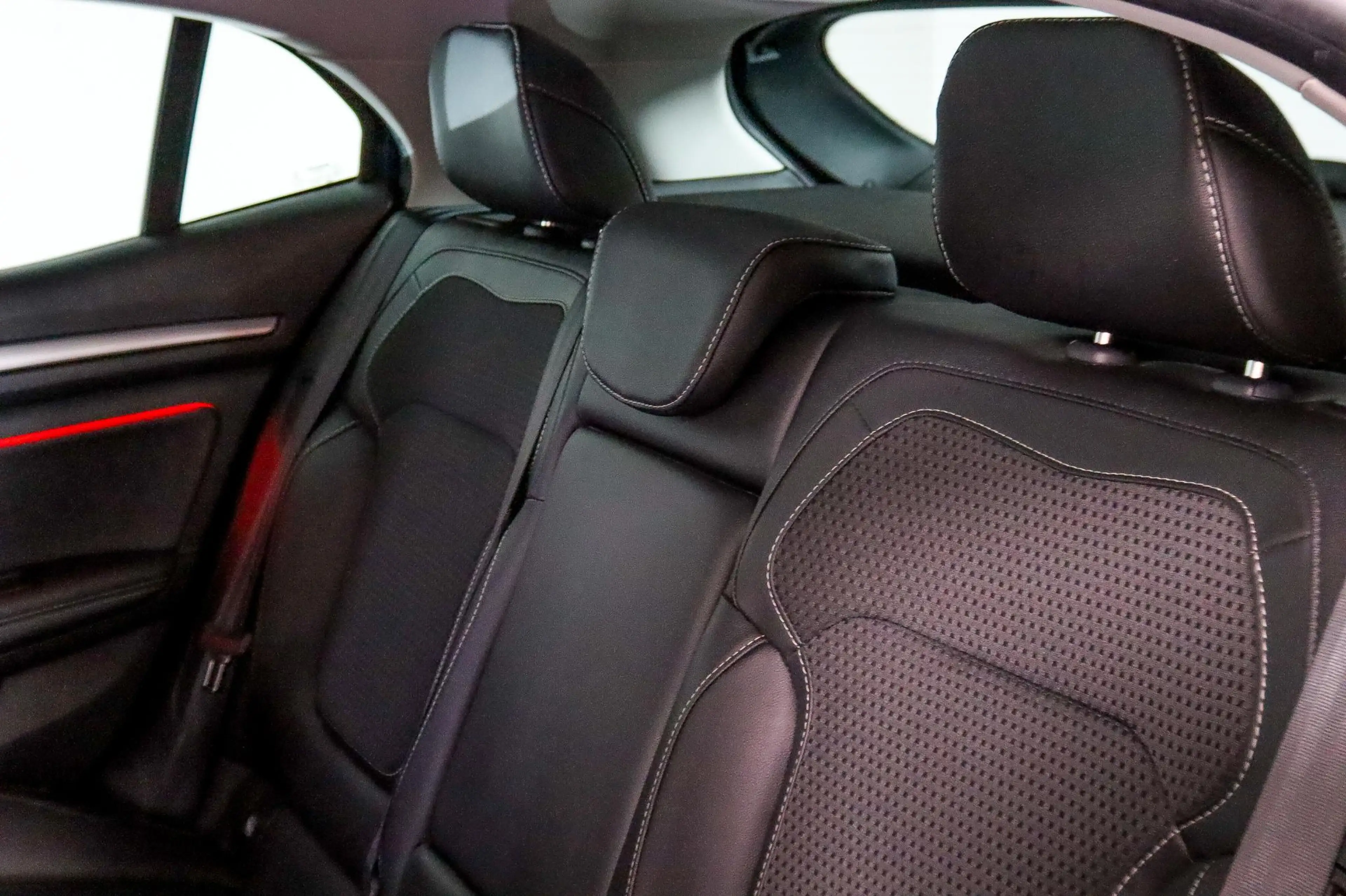 Renault Megane 1.2 TCe Bose Head-Up, Cruise Control, Goed onderho — photo 7