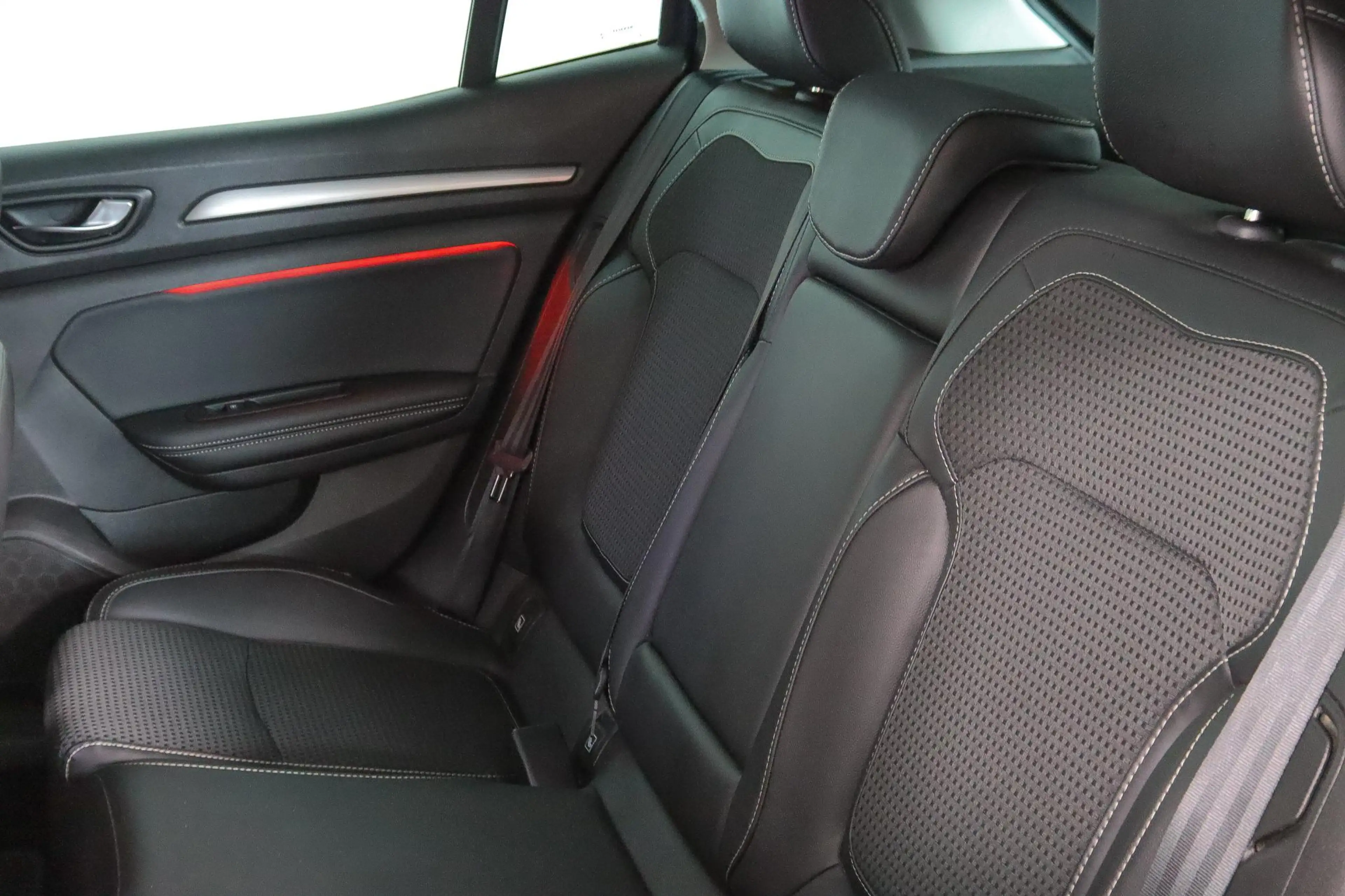 Renault Megane 1.2 TCe Bose Head-Up, Cruise Control, Goed onderho — photo 6