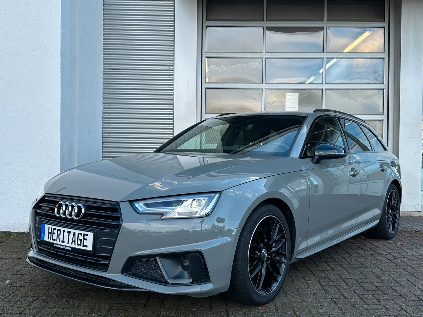 Audi A4 Avant 40 TDI quattro sport/LED/SHZ/TEMP Gris - 1