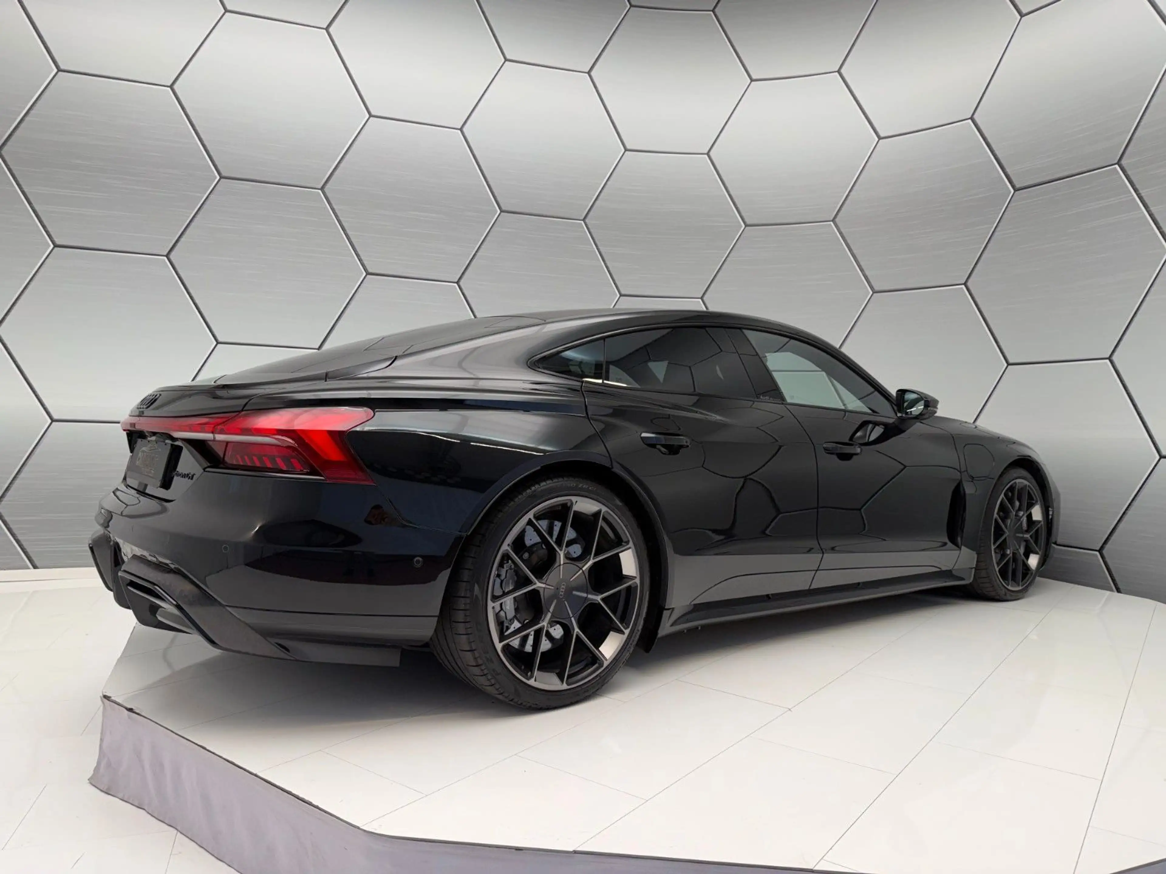 Audi RS e-tron GT performance Carbon Massage Keramik — photo 12