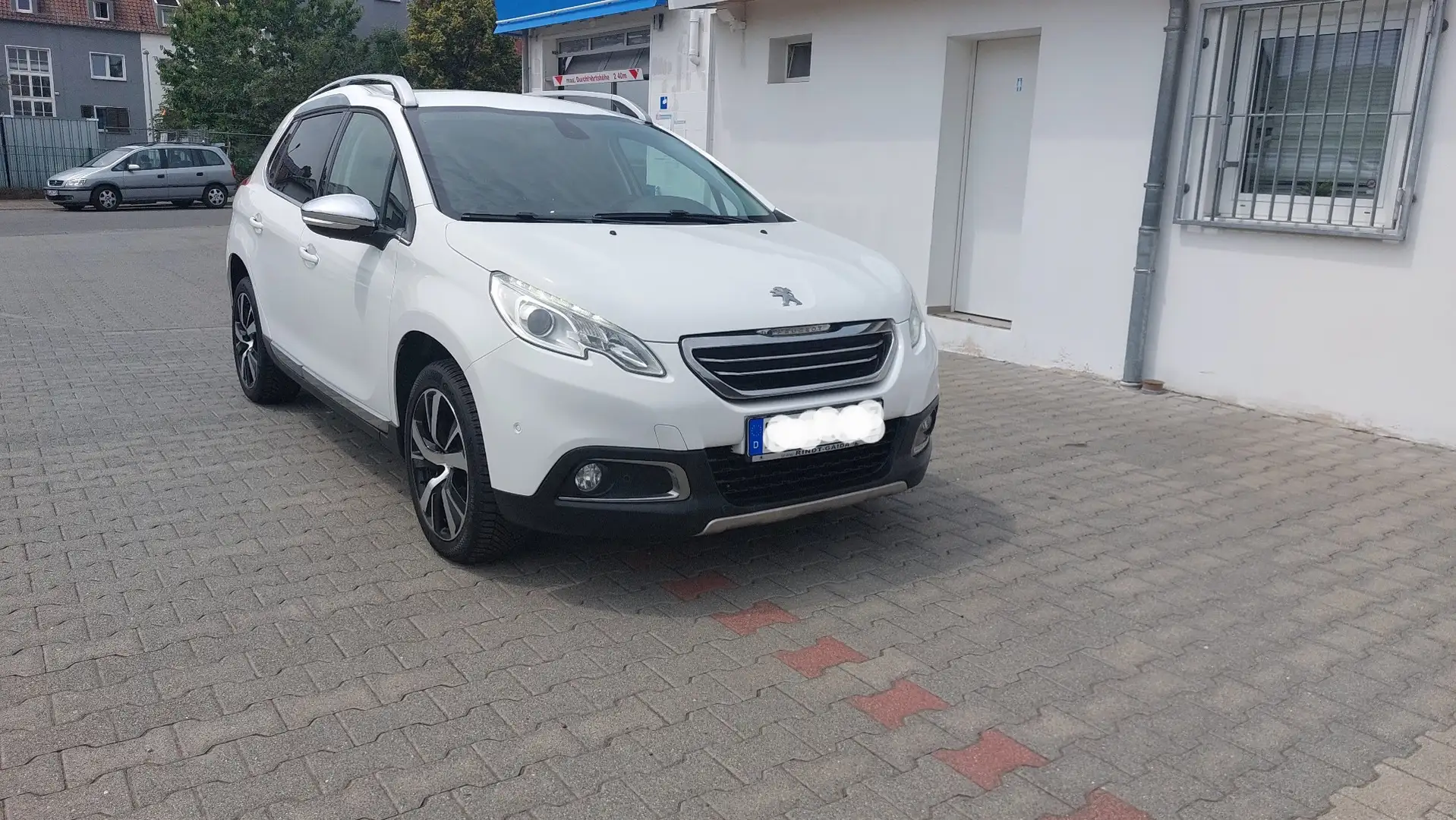 Peugeot 2008 e-HDi FAP 115 STOP & START Allure Weiß - 1