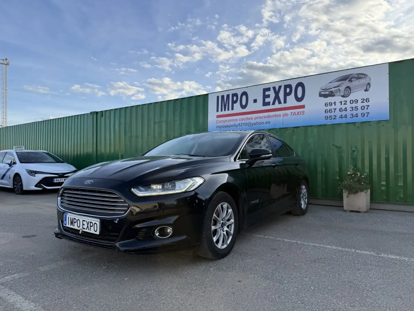 Ford Mondeo Sedán 2.0 HEV Titanium Noir - 1