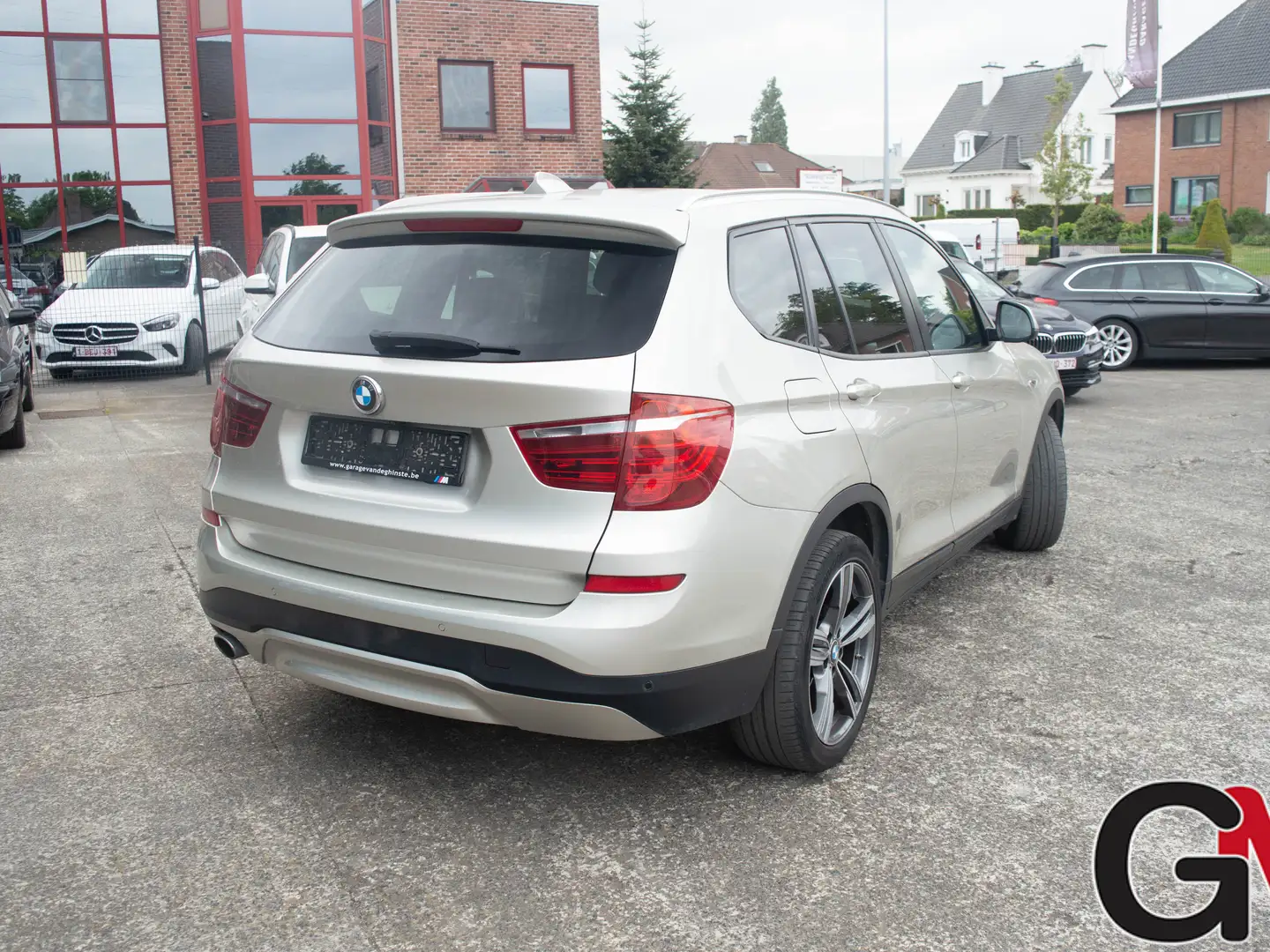 BMW X3 2.0 d sDrive18 Grijs - 2