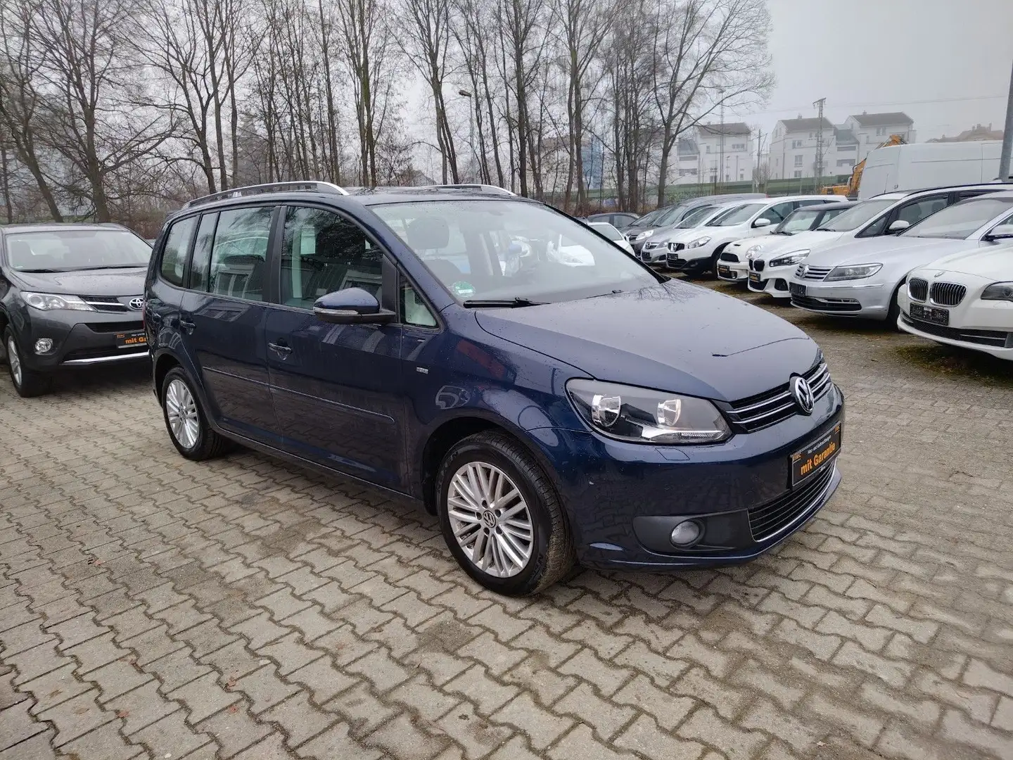 Volkswagen Touran Cup+1.HAND+KLIMAAUTOMATIK+SHZ+NAVI Bleu - 1