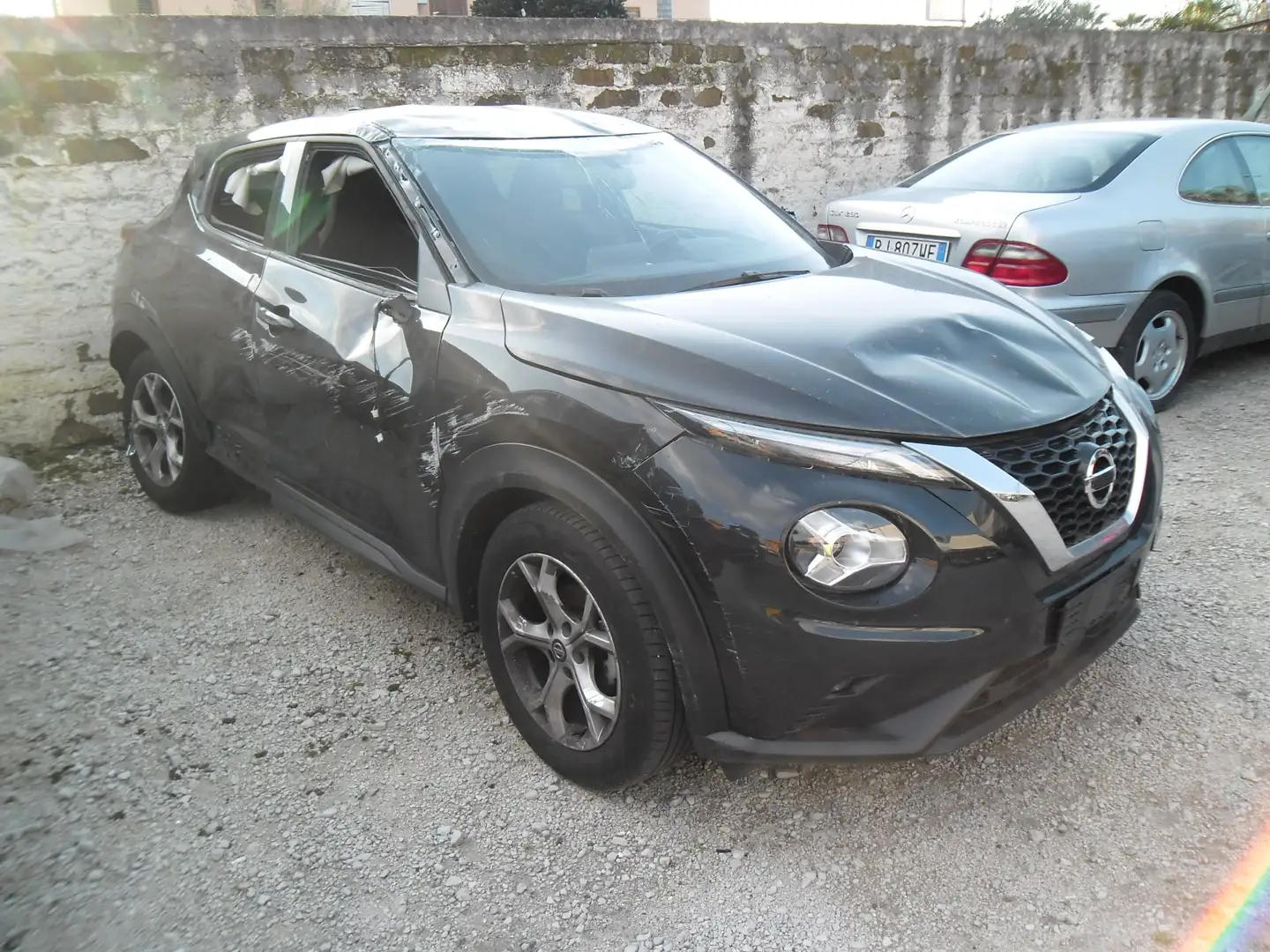 Nissan Juke 1.0 dig-t N-Connecta 114cv Zwart - 2