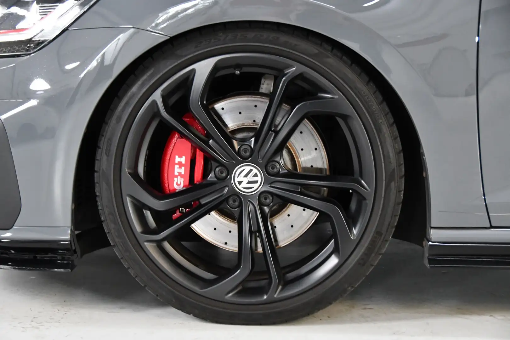 Volkswagen Golf GTI 2.0 TSI TCR pano blindspot Akrapovic Grijs - 2