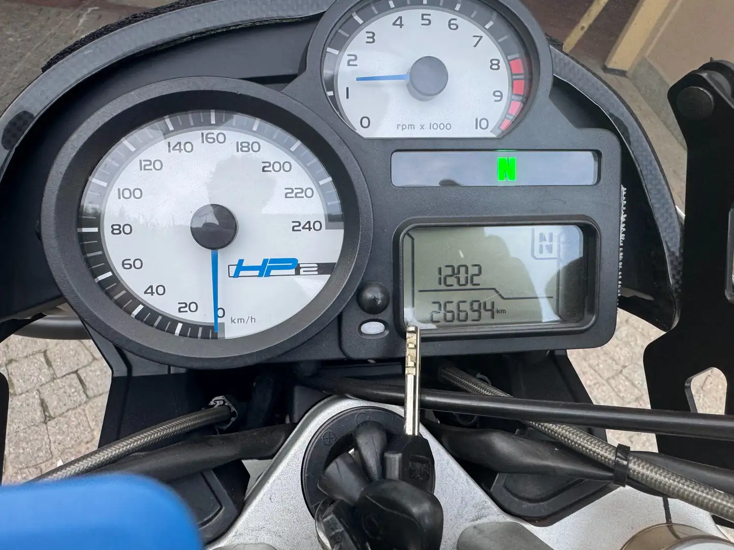 BMW HP 2 Megamoto Weiß - 2