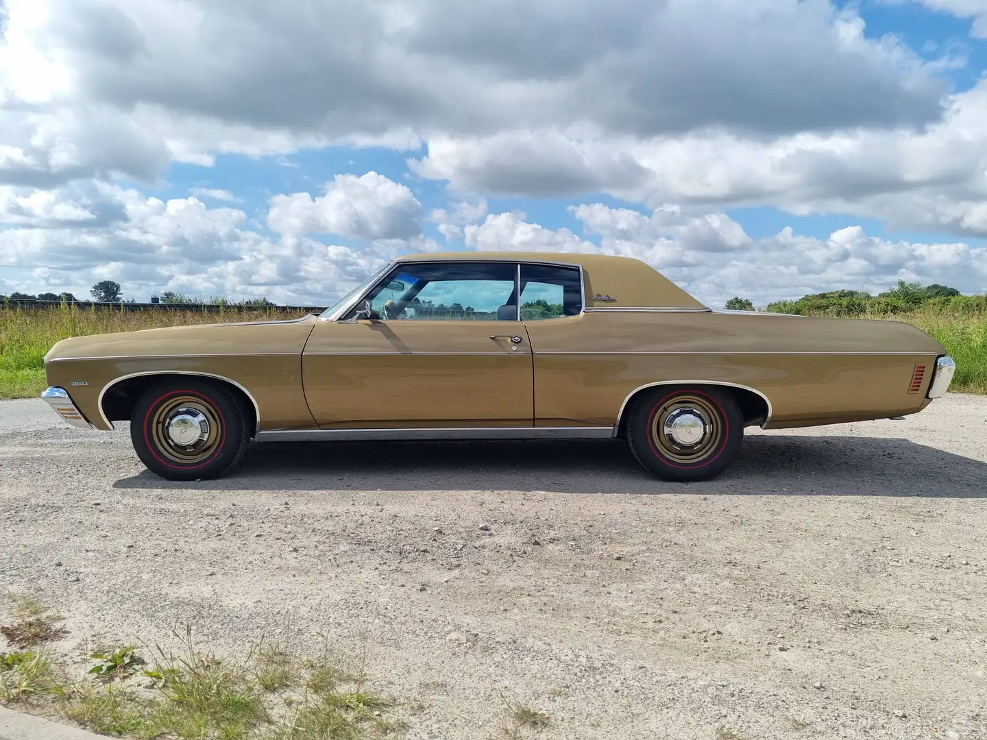 Chevrolet Impala Custom Coupé, 3. Hand, orig. 53.300 Meilen Gold - 1