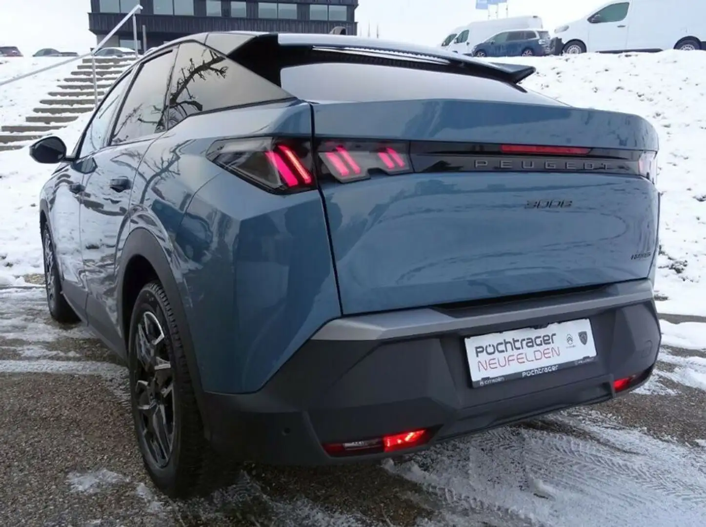 Peugeot 3008 Hybrid 136 Allure Blau - 2