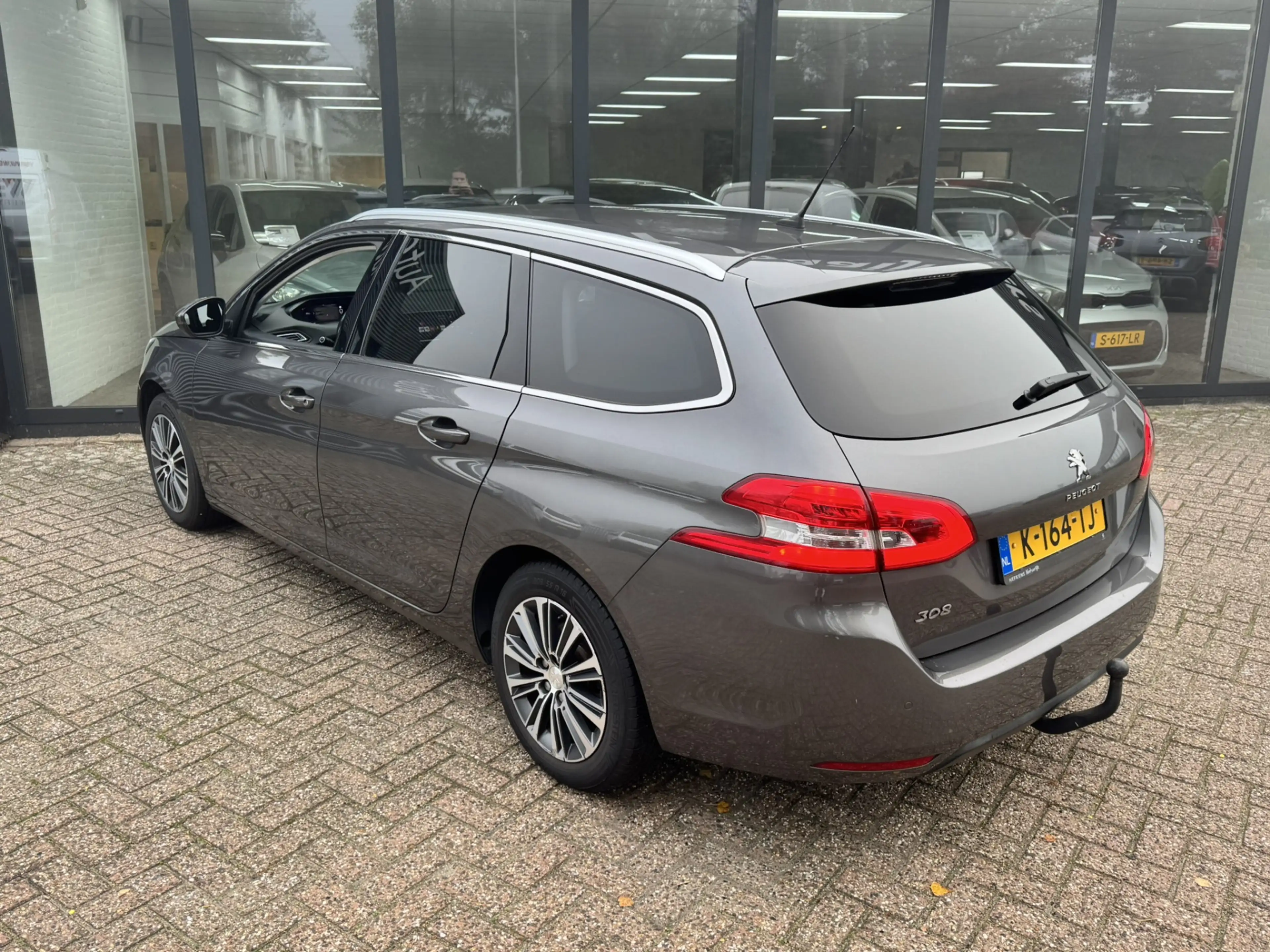 Peugeot 308 SW 1.2 PureTech Allure*Navi*ECC* — photo 12