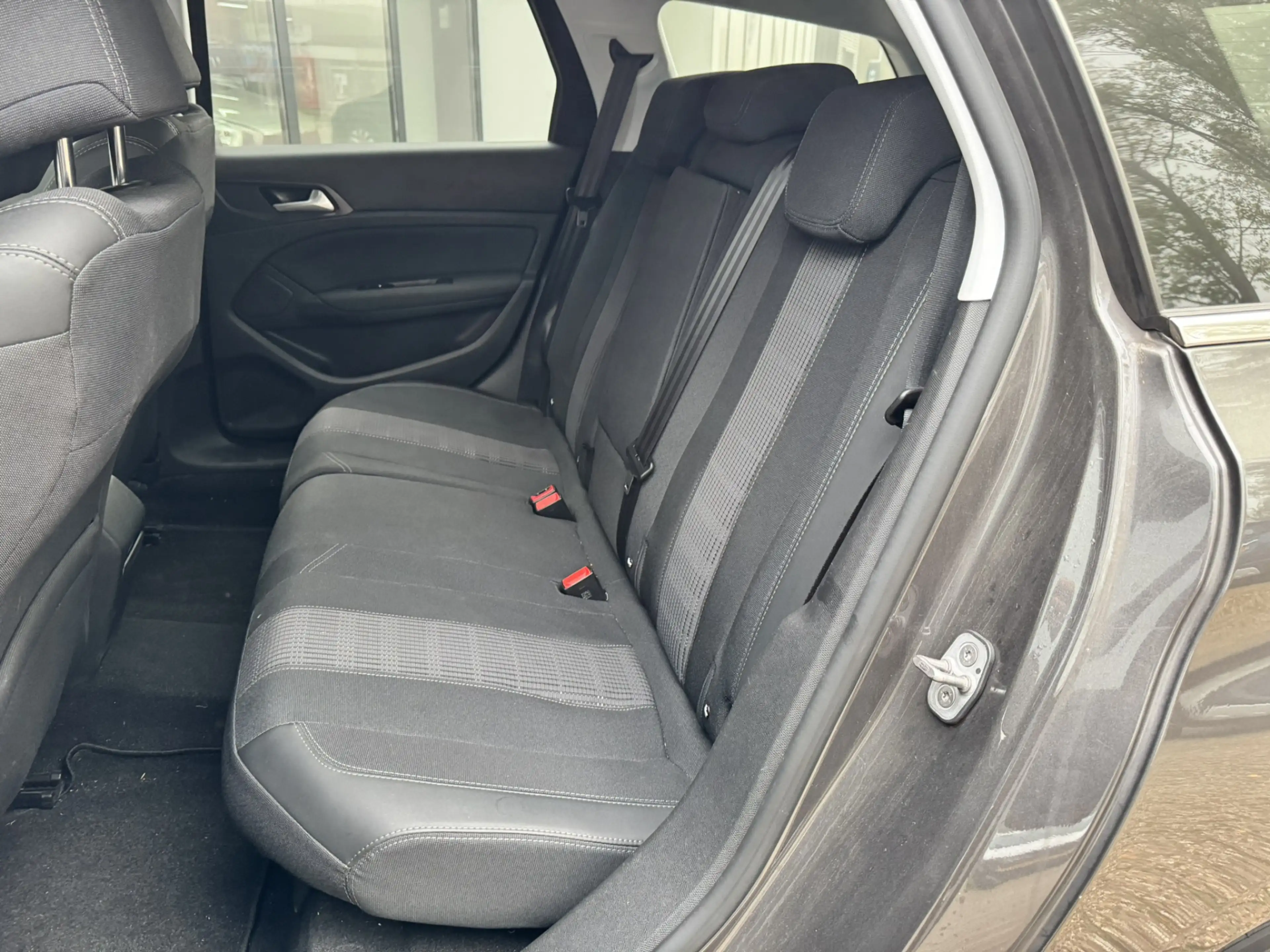 Peugeot 308 SW 1.2 PureTech Allure*Navi*ECC* — photo 11
