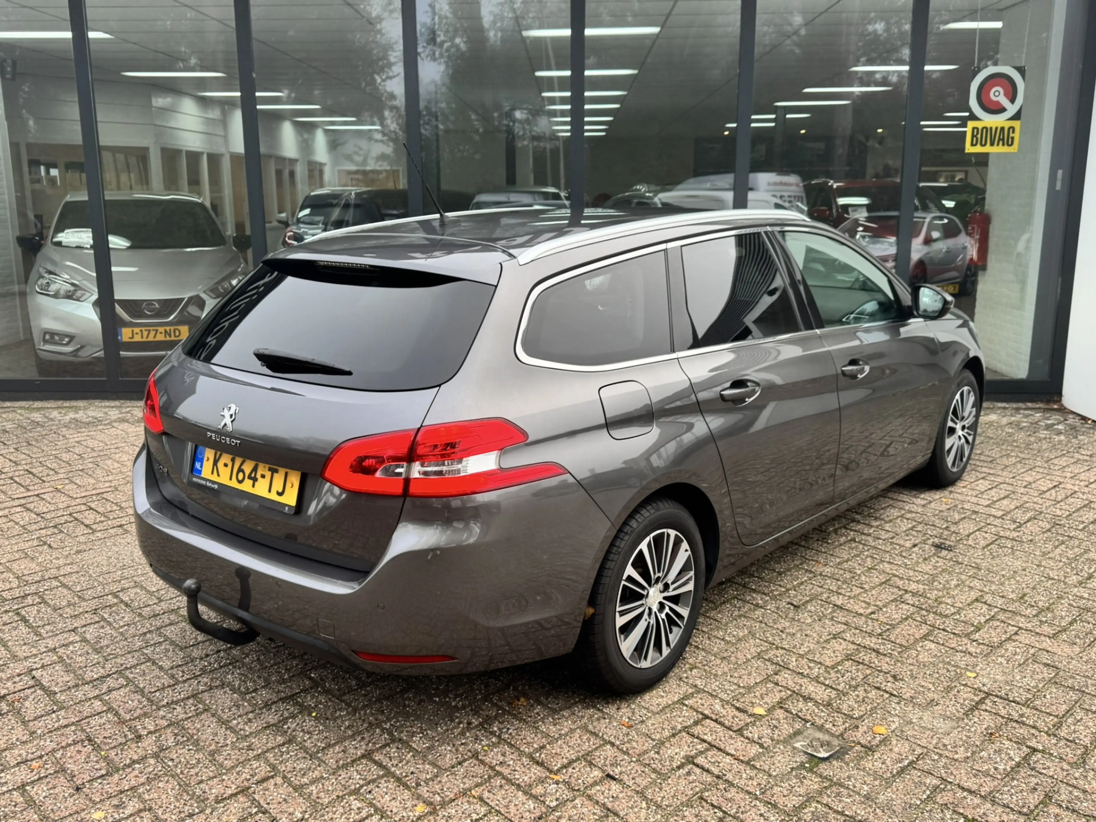 Peugeot 308 SW 1.2 PureTech Allure*Navi*ECC* — photo 14
