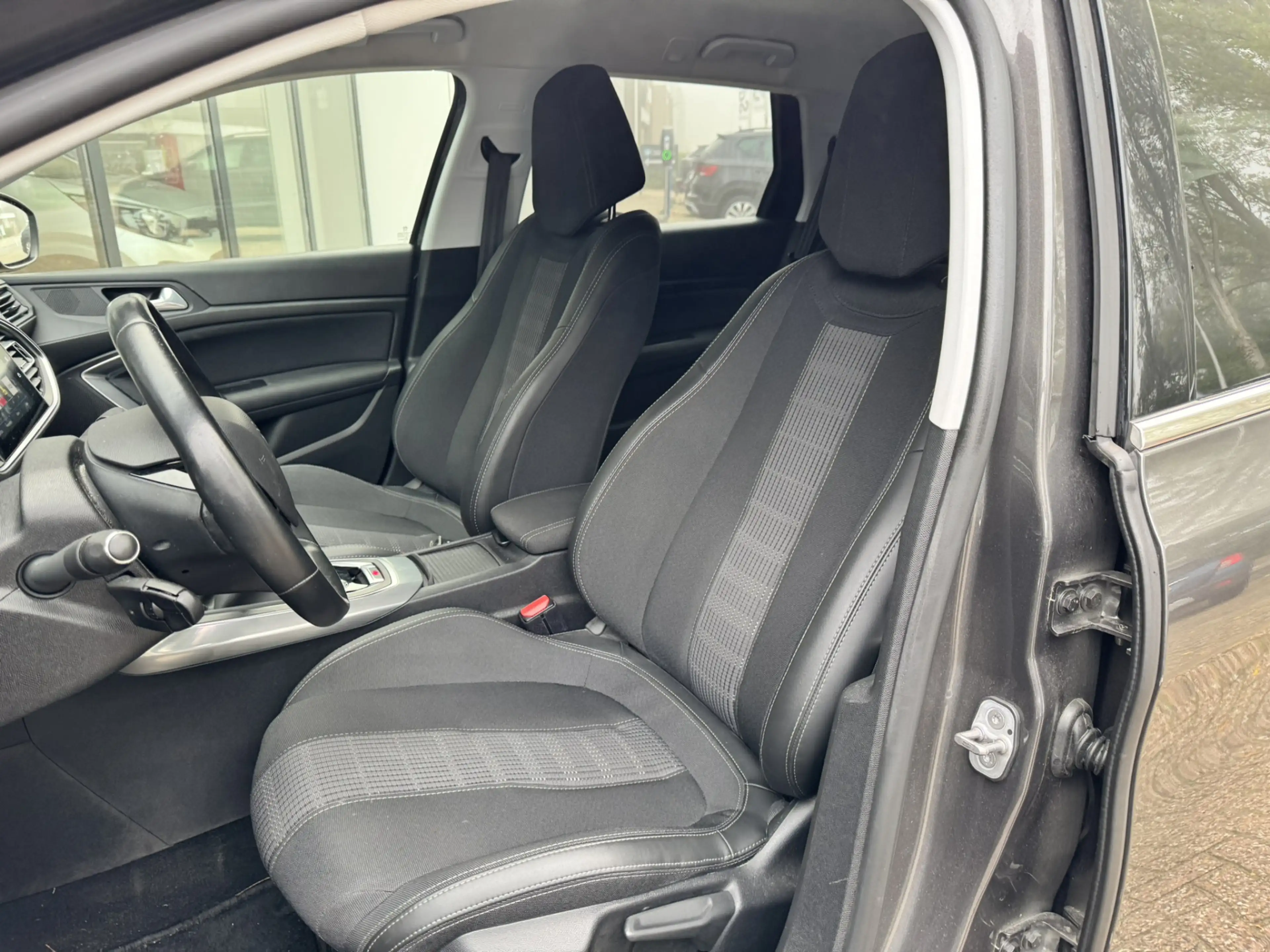 Peugeot 308 SW 1.2 PureTech Allure*Navi*ECC* — photo 10
