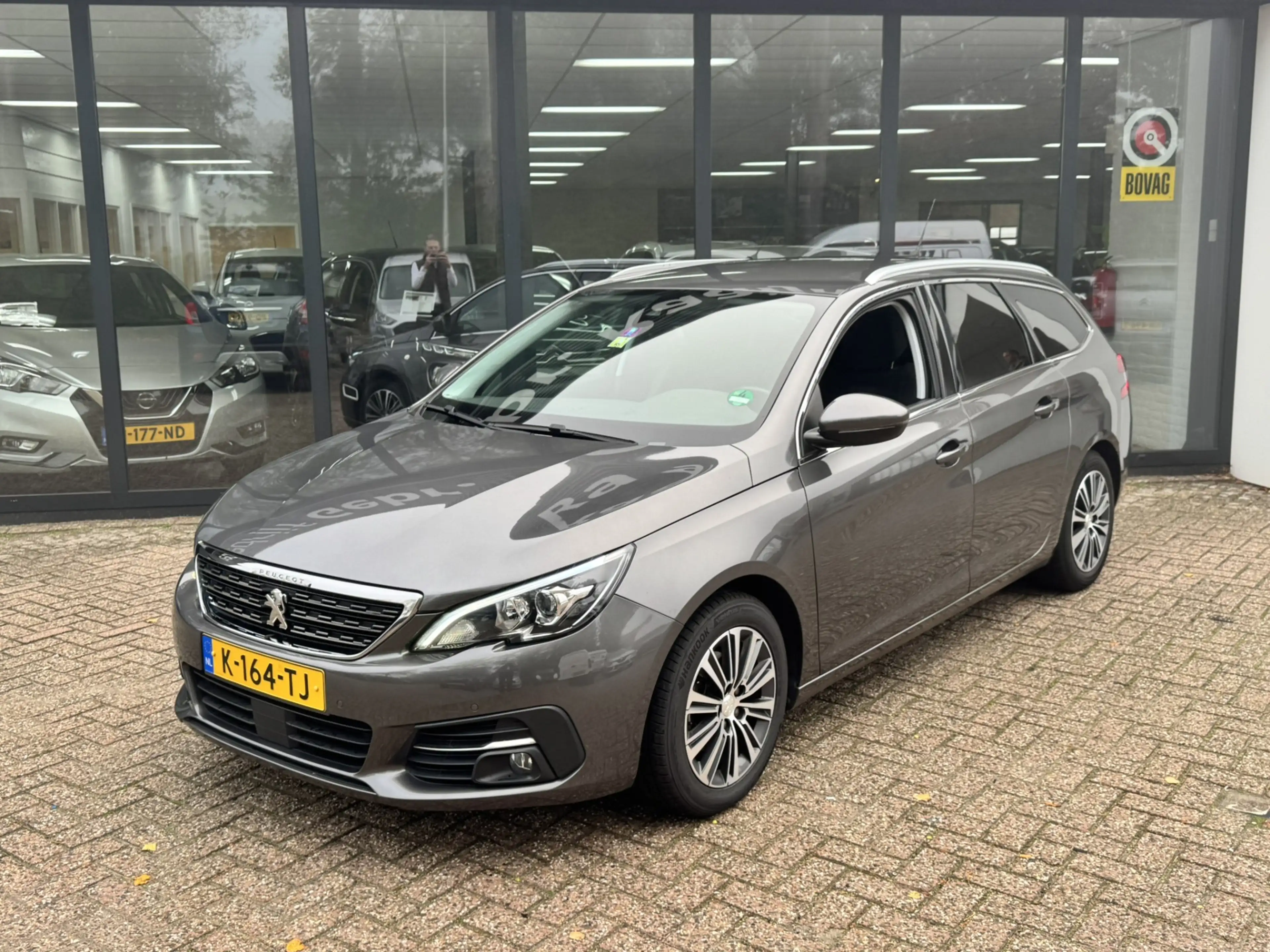 Peugeot 308 SW 1.2 PureTech Allure*Navi*ECC* — photo 2