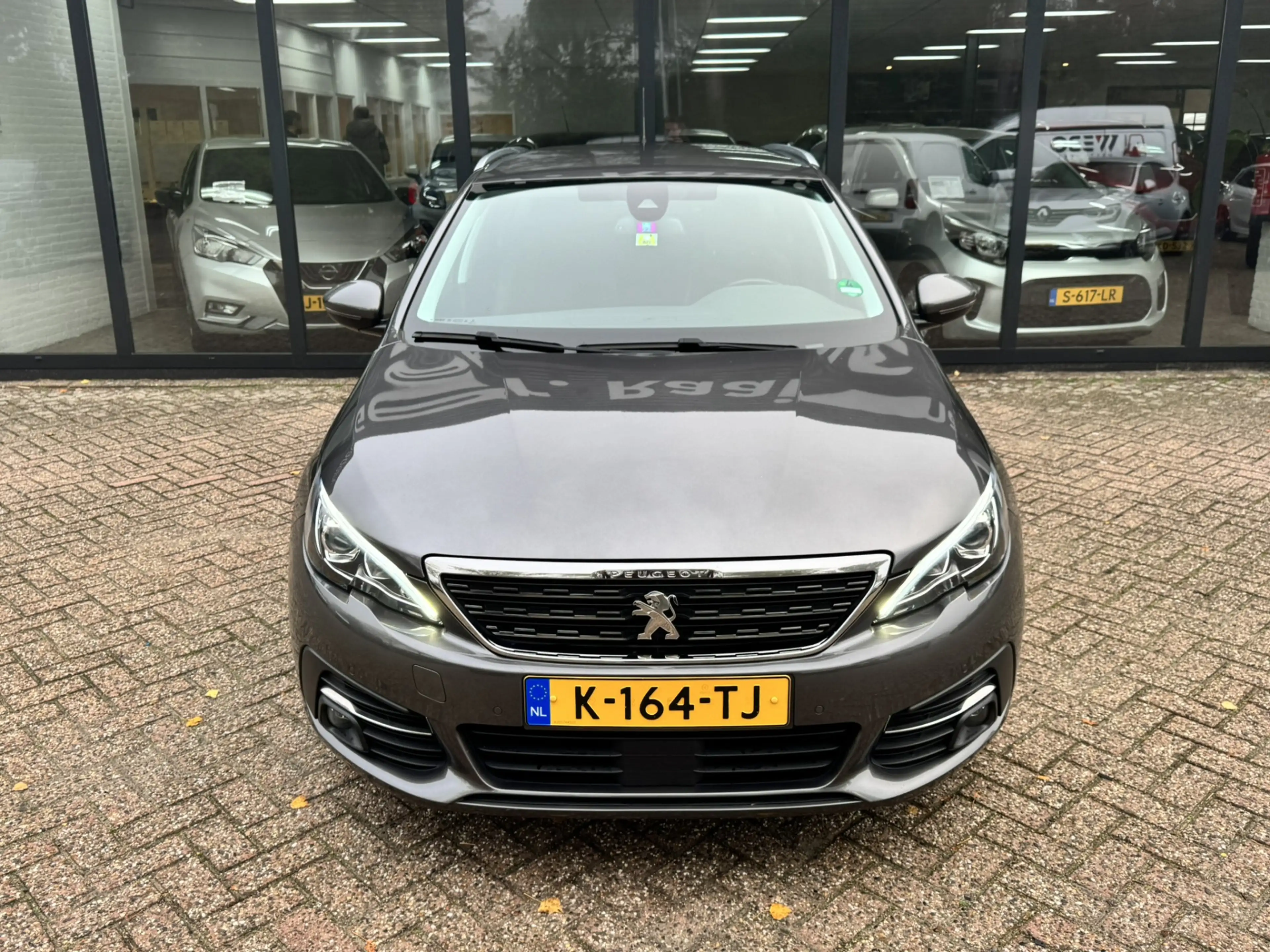 Peugeot 308 SW 1.2 PureTech Allure*Navi*ECC* — photo 3