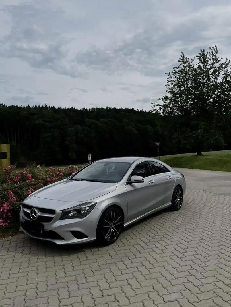 Mercedes-Benz CLA 180 Sportwagen/Coupé (Benzin) - 1