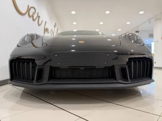 Porsche 911 view 9