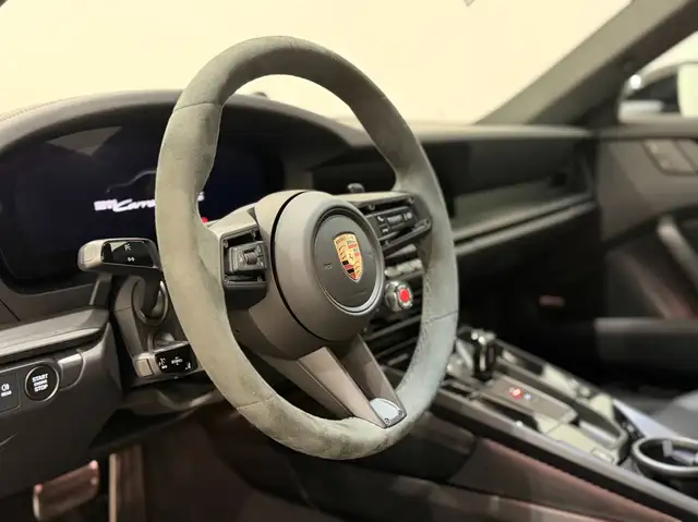 Porsche 911 view 21