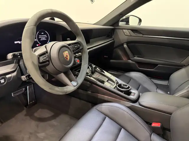 Porsche 911 view 23