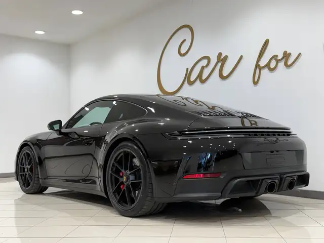 Porsche 911 view 14