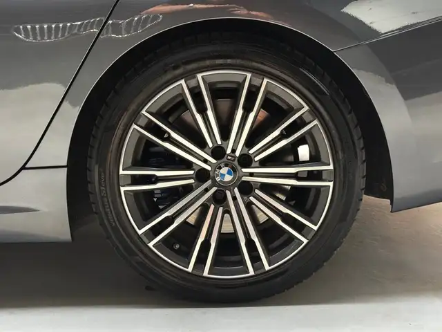 BMW 3 Series view 7