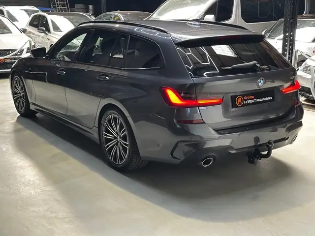 BMW 3 Series view 6