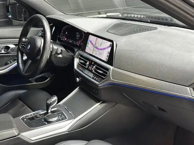 BMW 3 Series view 14