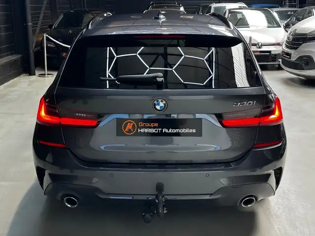 BMW 3 Series view 5