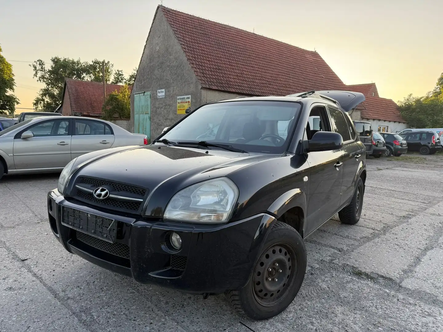 Hyundai TUCSON 2.0 CRDi Zwart - 1