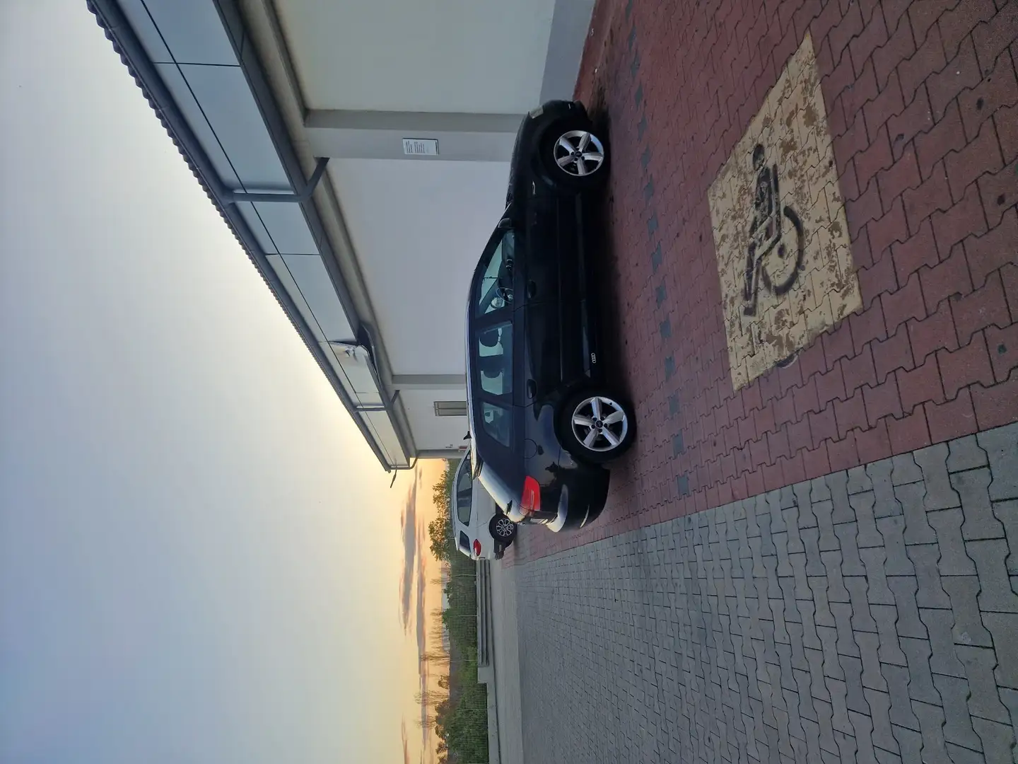 Audi A3 Sportback 2.0 tdi Ambiente quattro - 2