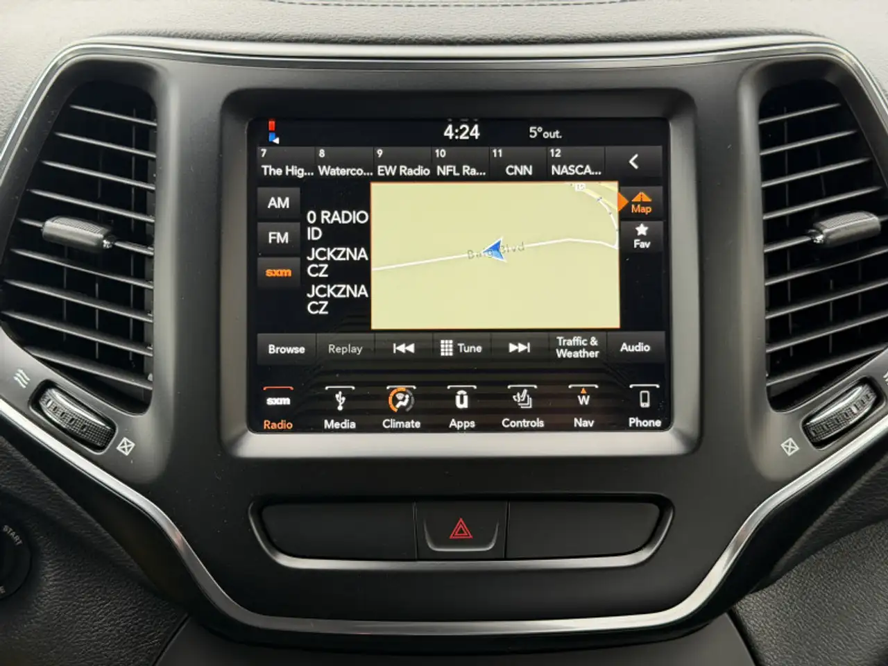 Jeep Cherokee снимка Jeep Cherokee