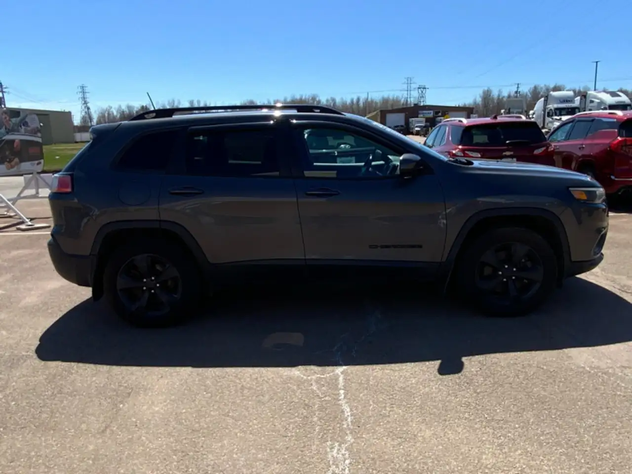 Jeep Cherokee снимка Jeep Cherokee