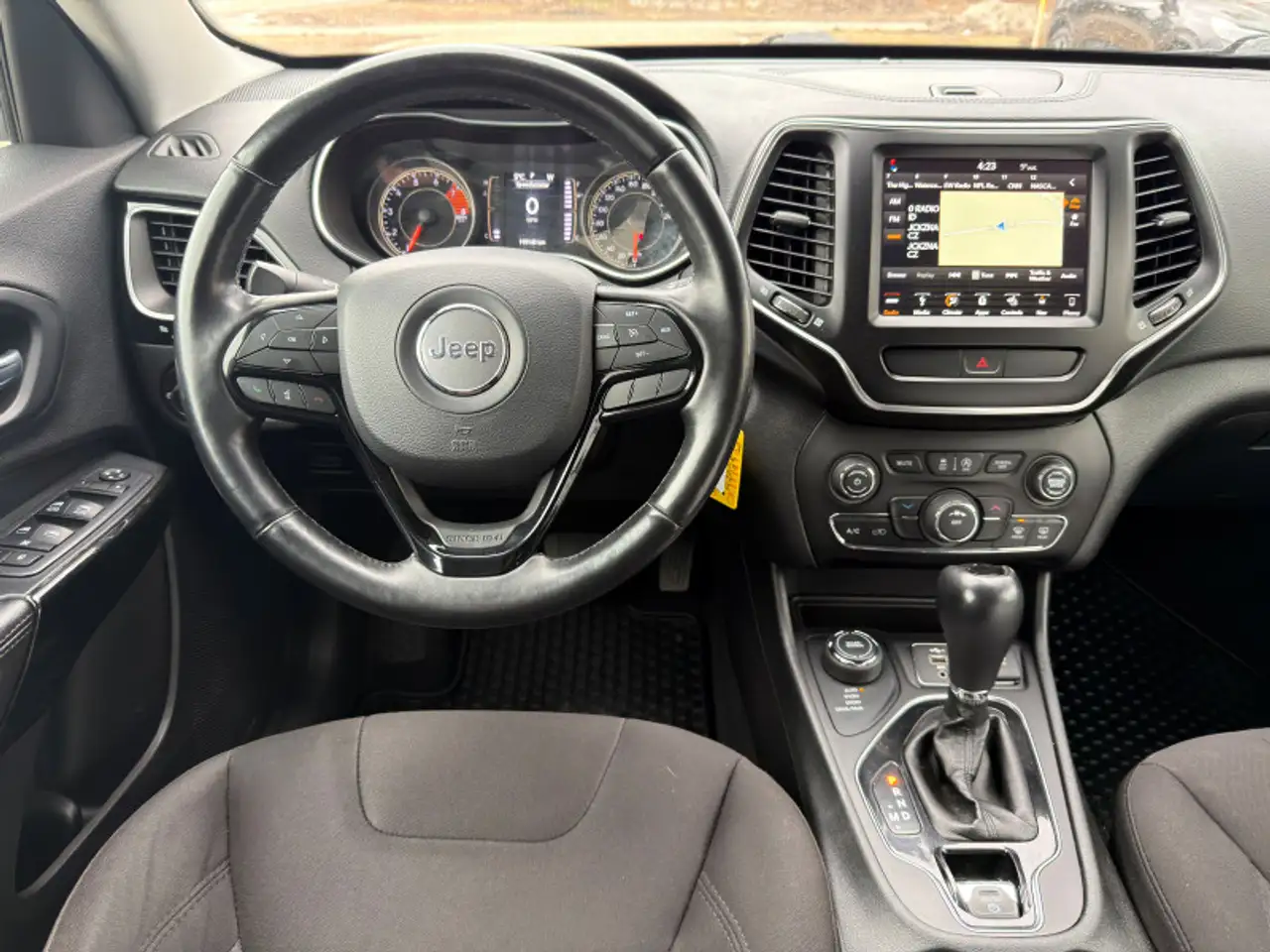 Jeep Cherokee снимка Jeep Cherokee