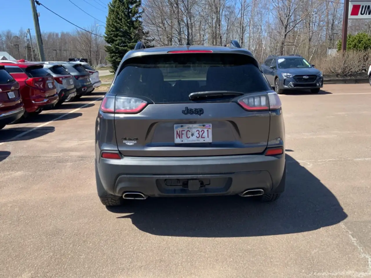Jeep Cherokee снимка Jeep Cherokee