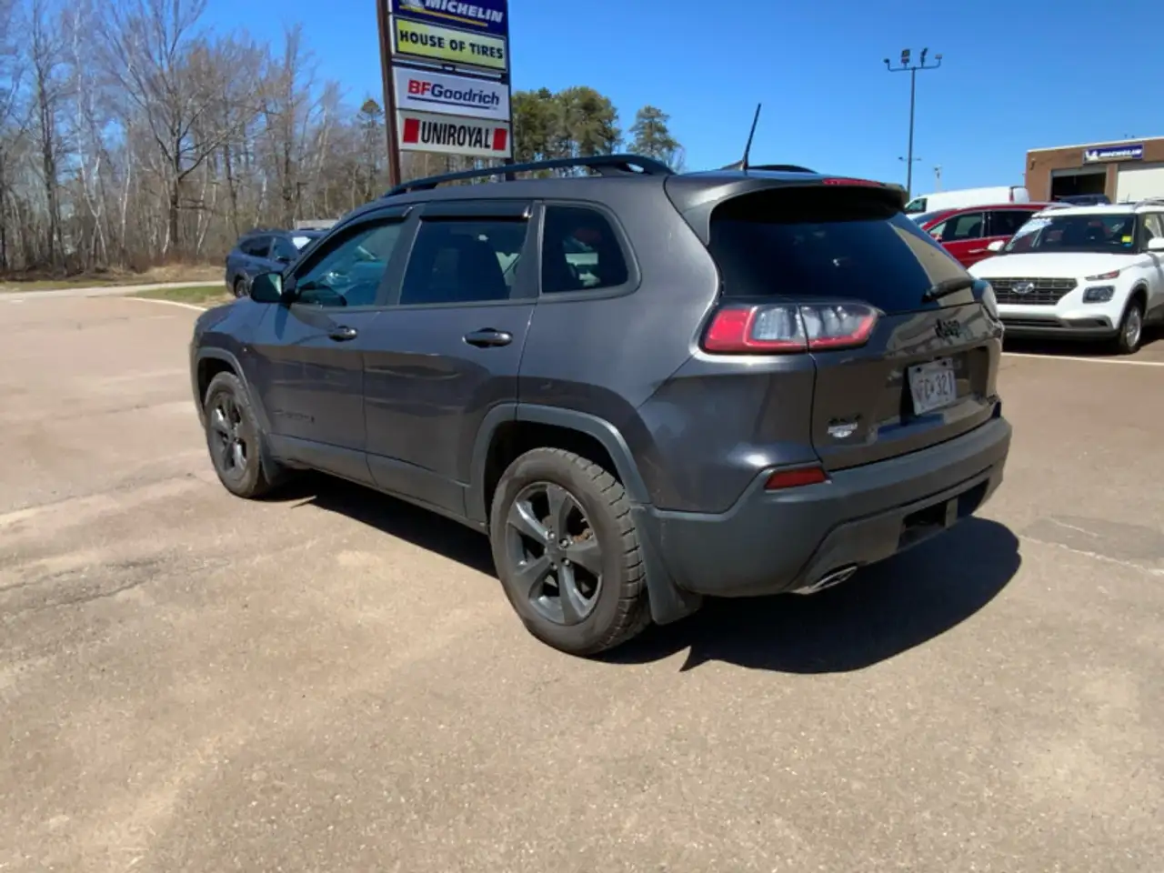 Jeep Cherokee снимка Jeep Cherokee
