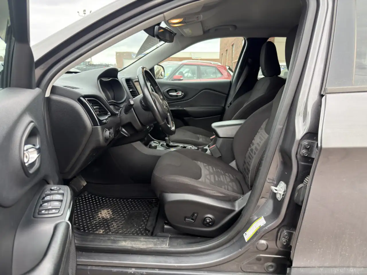 Jeep Cherokee снимка Jeep Cherokee