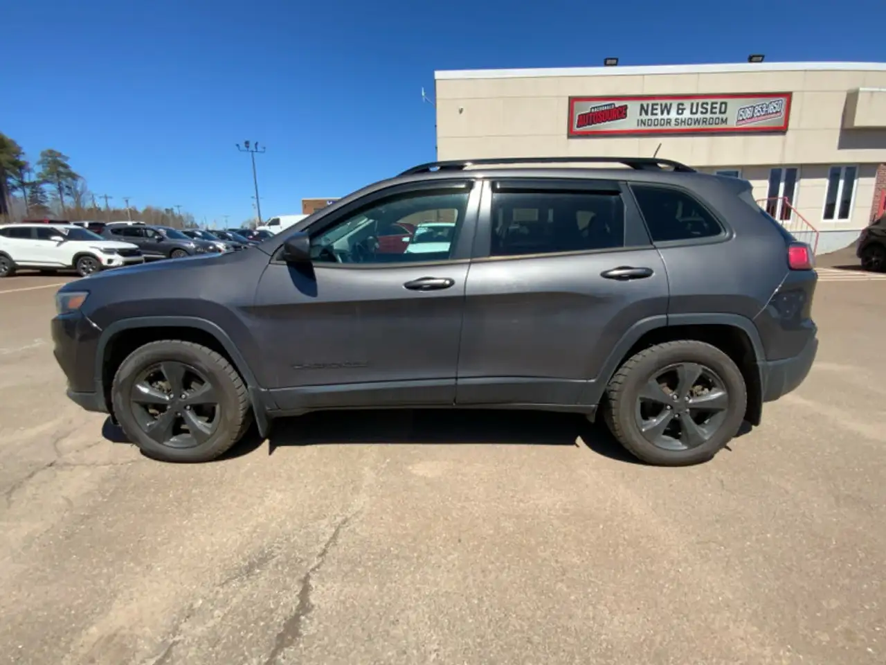Jeep Cherokee снимка Jeep Cherokee