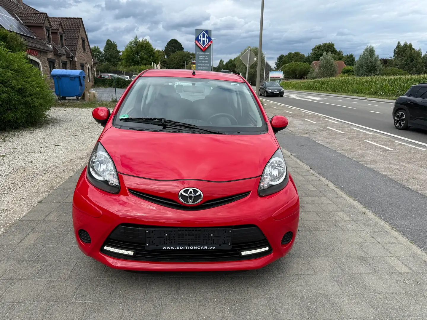 Toyota Aygo Aygo 1.0i Active/ climatisation Rouge - 1