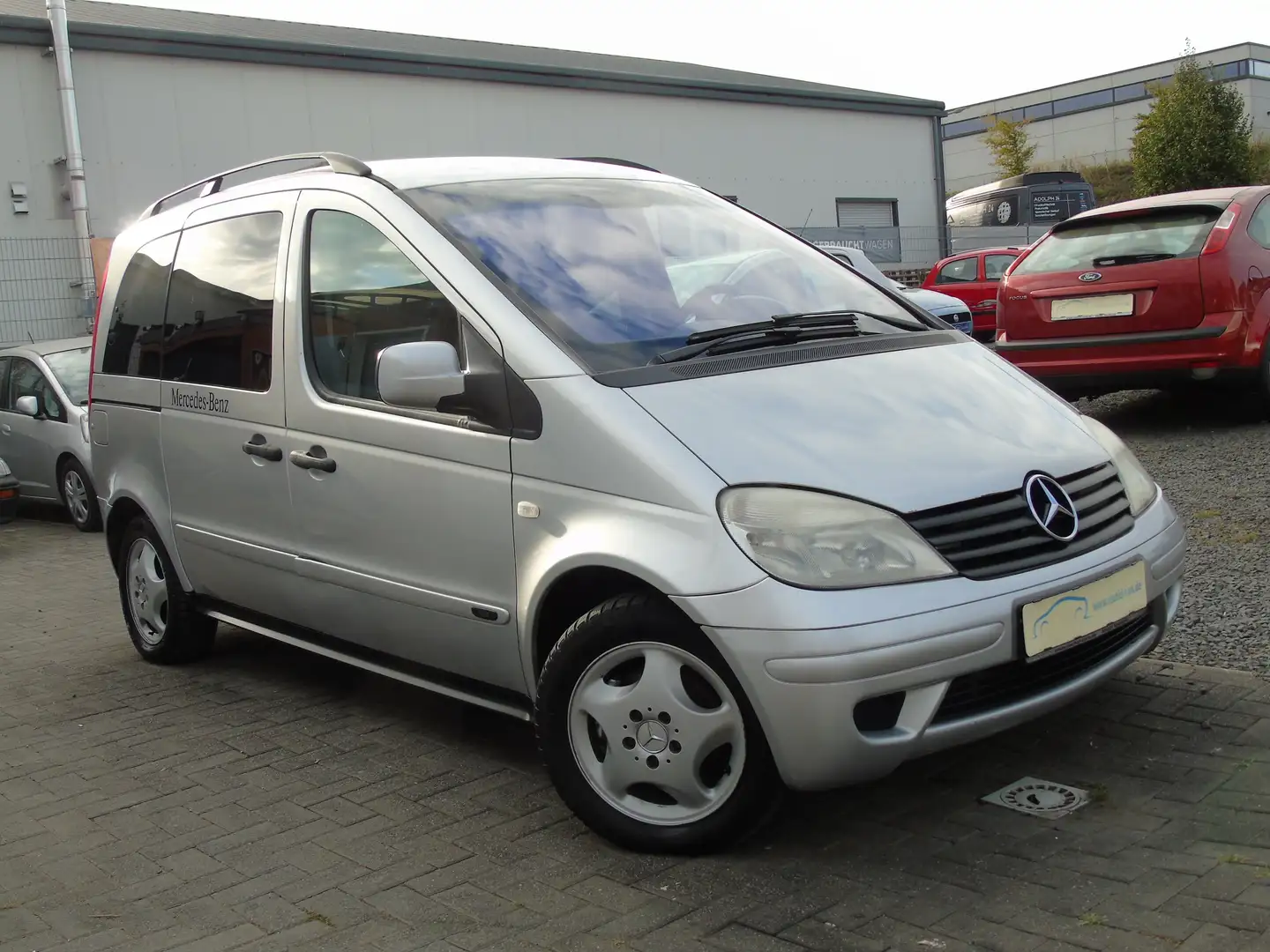 Mercedes-Benz Vaneo 1.7 CDI*2 SCHIEBETÜREN*KLIMA*ALLWETTERREIFEN... Silber - 2