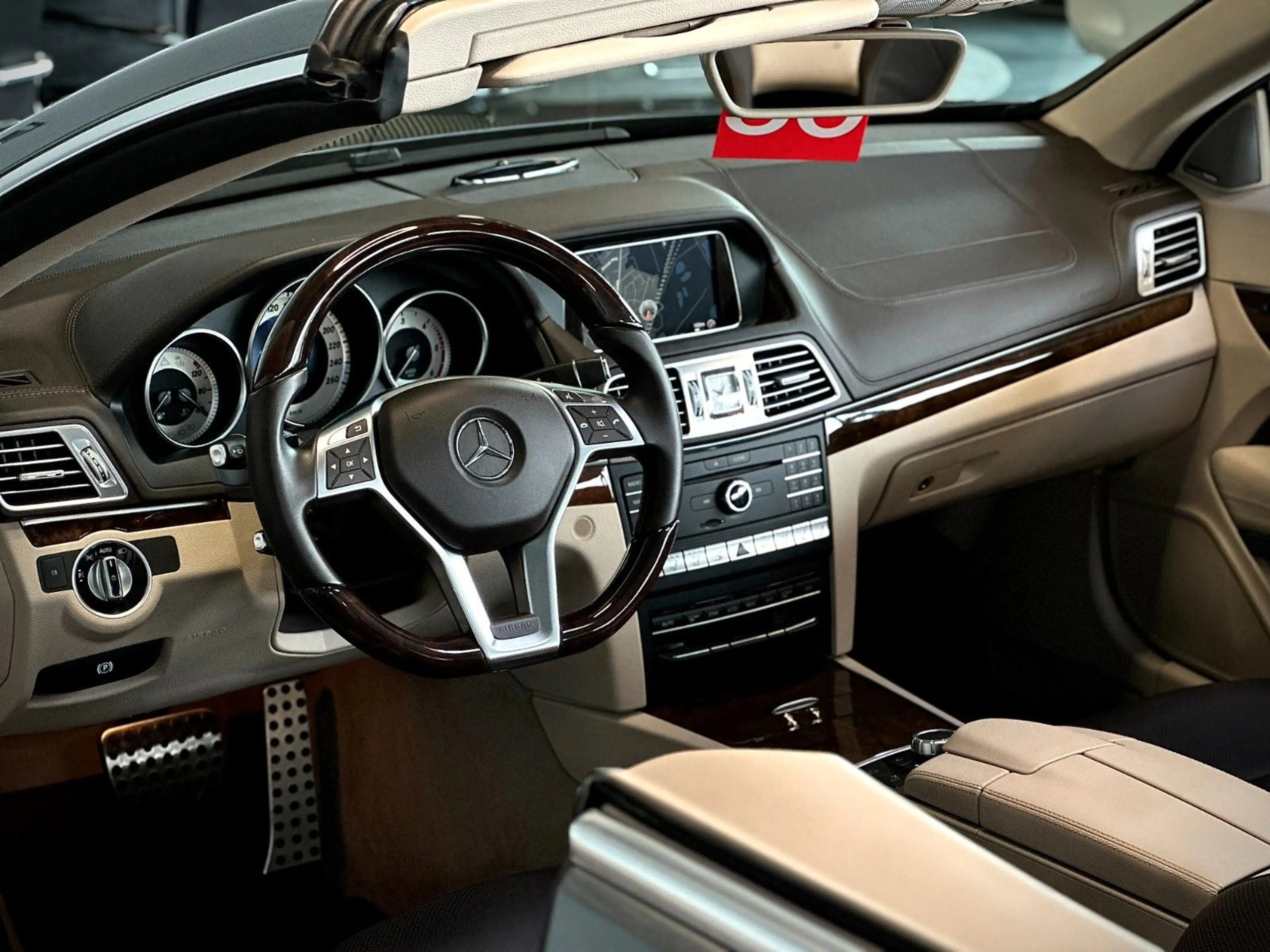 Mercedes-Benz E 350 d Cabrio AMG*1.Hand*Car Play*H&K*360°Kamer — photo 3