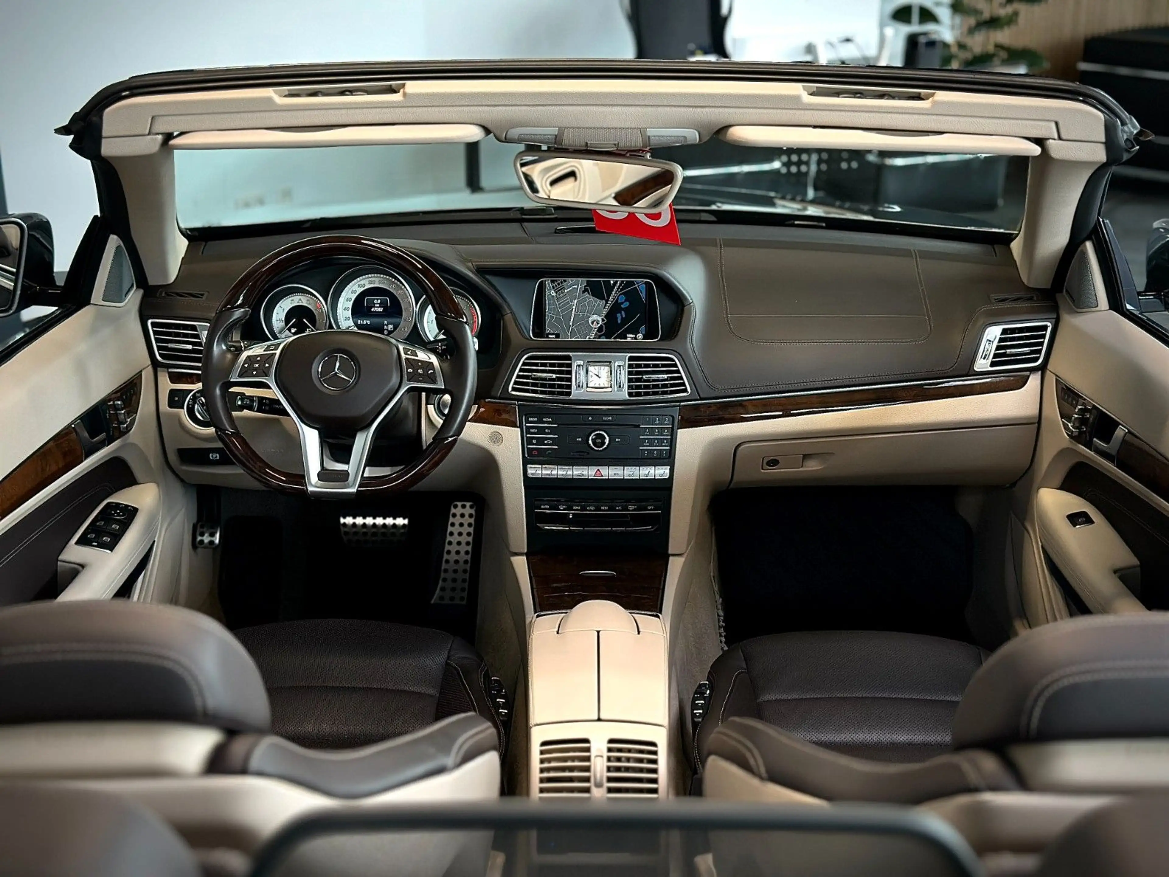 Mercedes-Benz E 350 d Cabrio AMG*1.Hand*Car Play*H&K*360°Kamer — photo 11
