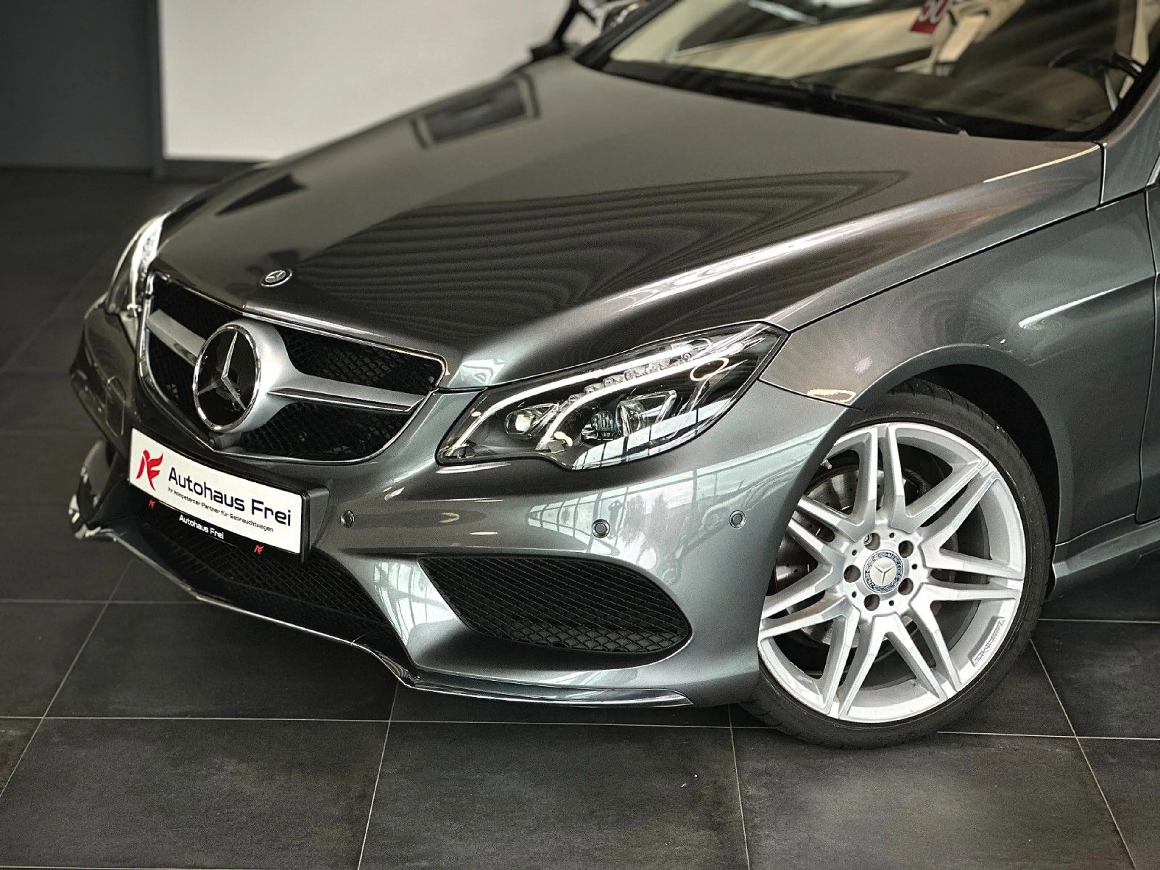 Mercedes-Benz E 350 d Cabrio AMG*1.Hand*Car Play*H&K*360°Kamer — photo 13