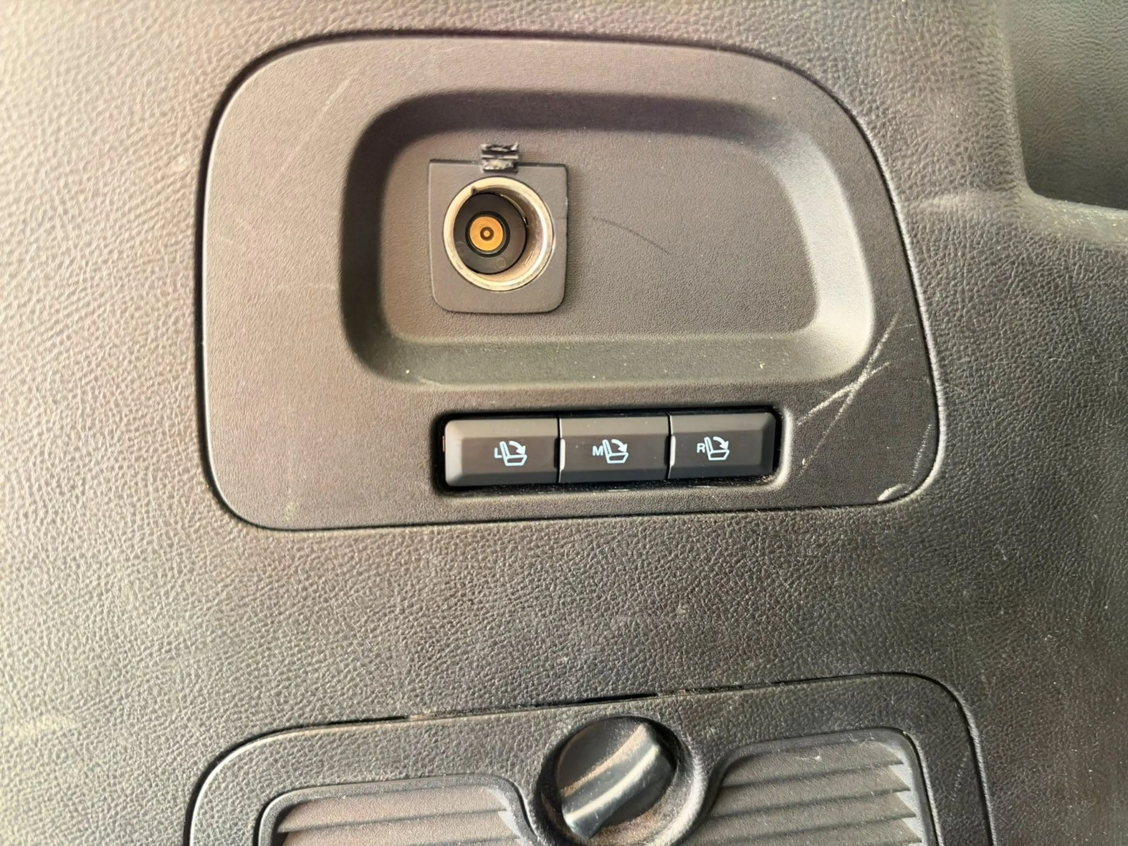 Ford S-Max Titanium+Scheckheft+7Sitze+KeylessGo+Sitzh — photo 9