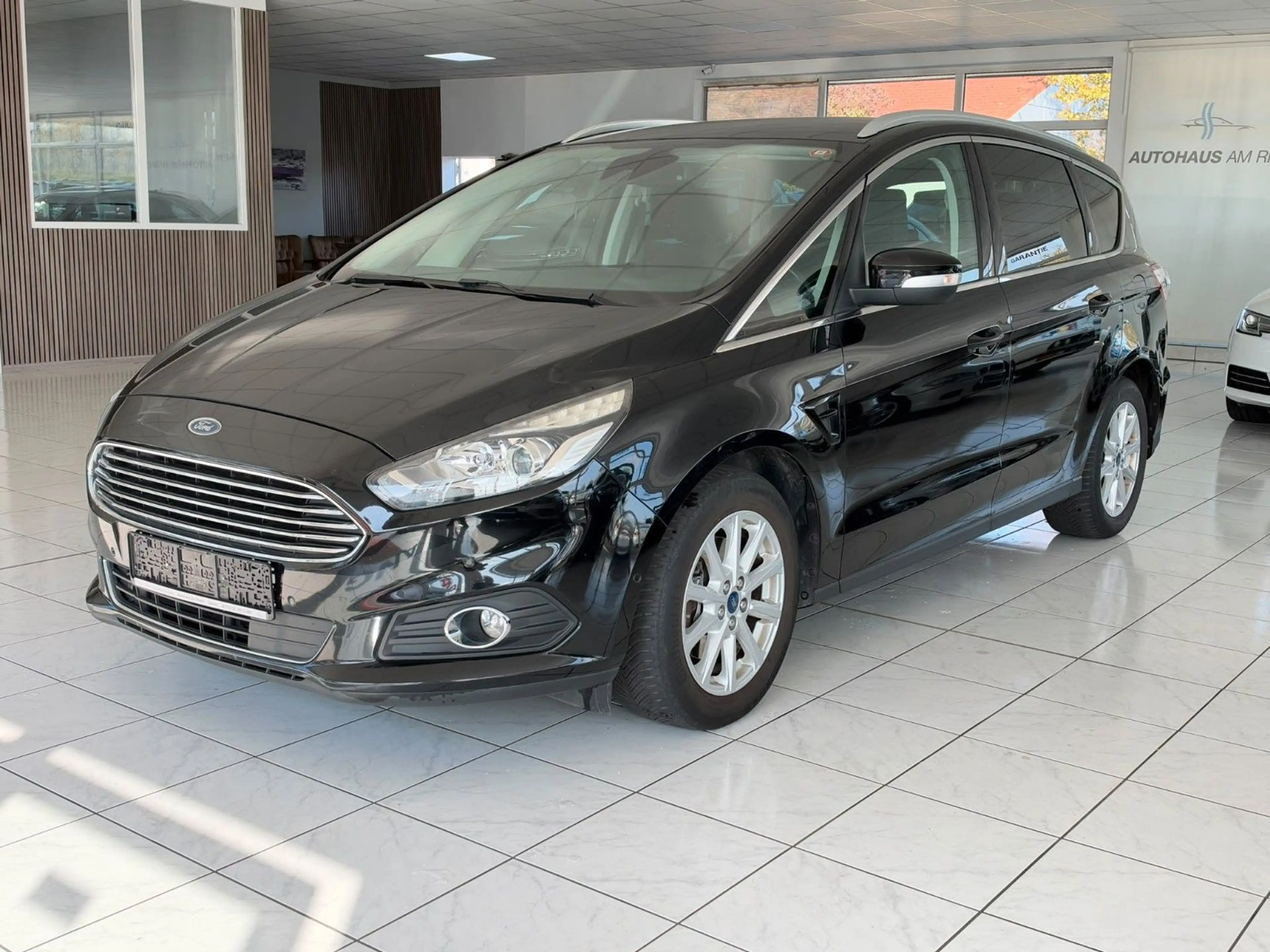 Ford S-Max Titanium+Scheckheft+7Sitze+KeylessGo+Sitzh — photo 2