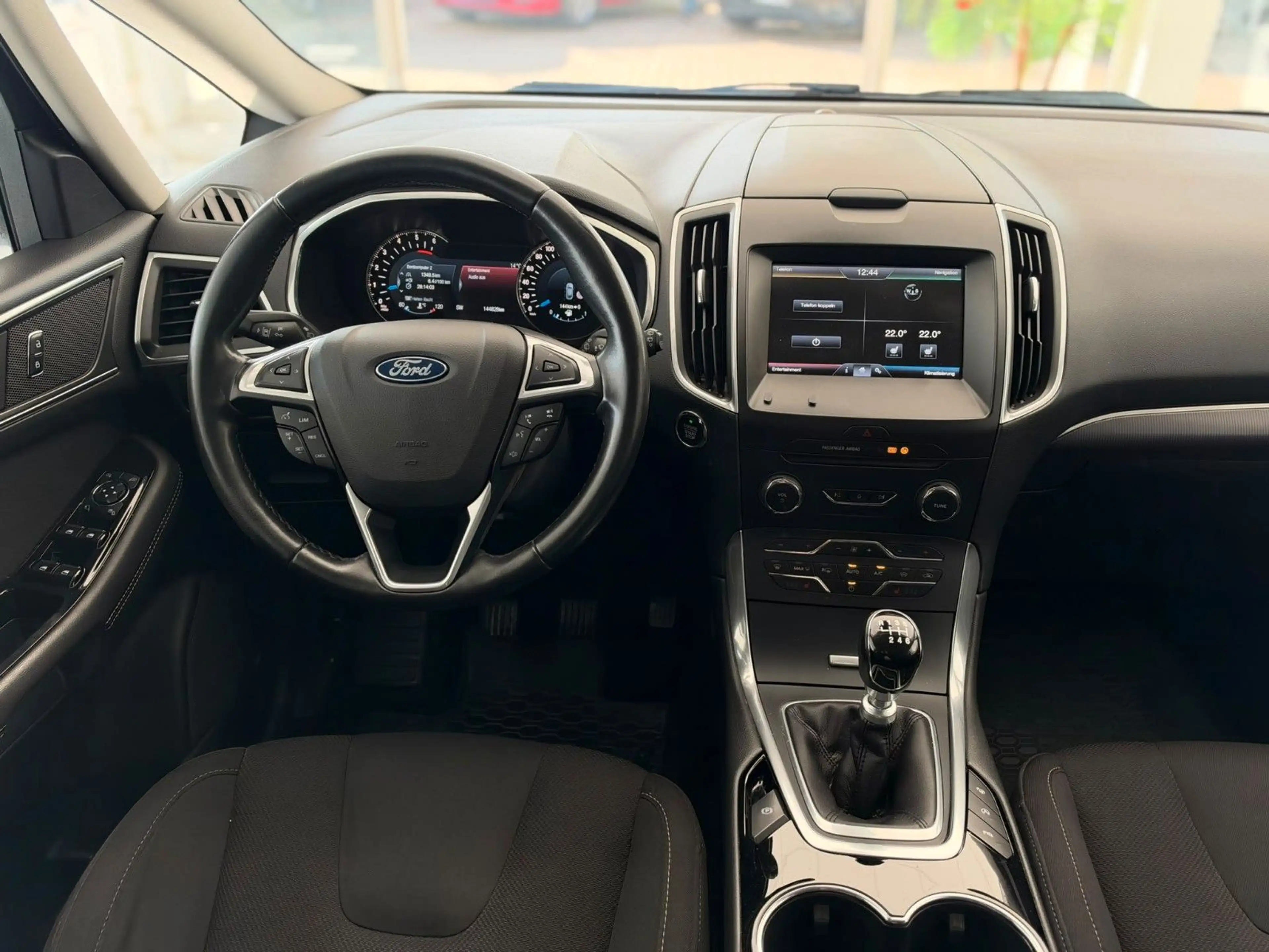 Ford S-Max Titanium+Scheckheft+7Sitze+KeylessGo+Sitzh — photo 13