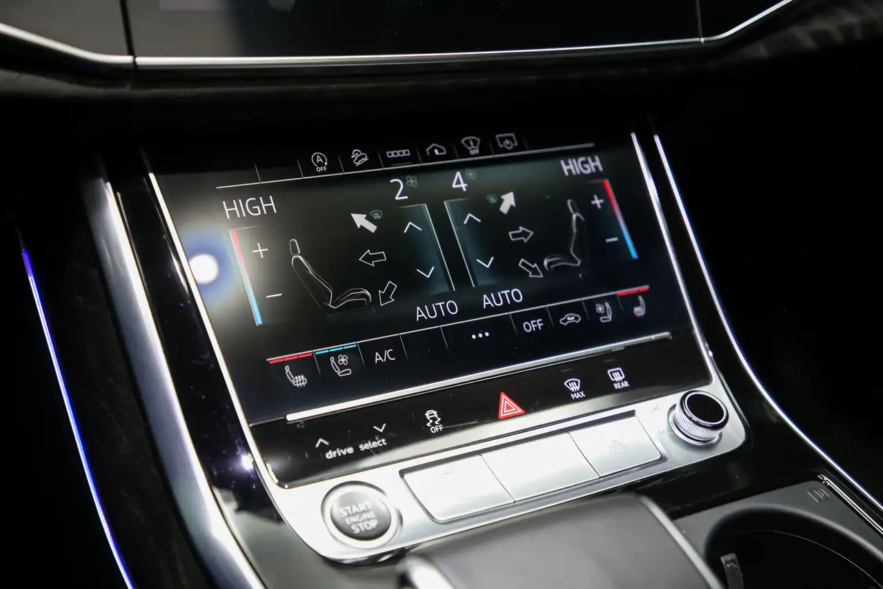 Audi Q8 снимка Audi Q8